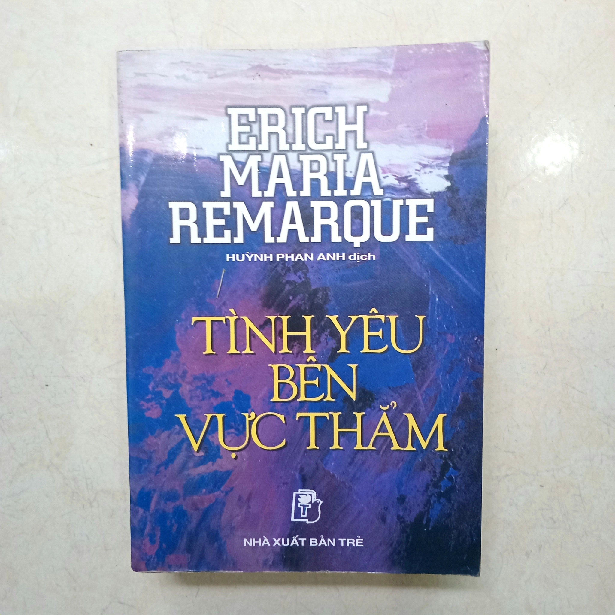 Tình Yêu Bên Vực Thẳm 📚 by  - Sách Book Cover - Ngọc Hiển Books