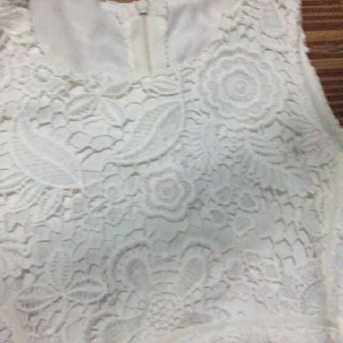Váy ren dài sát nách ,tự thiết kế ,màu trắng ,rất phù hợp với mọi người  136804
