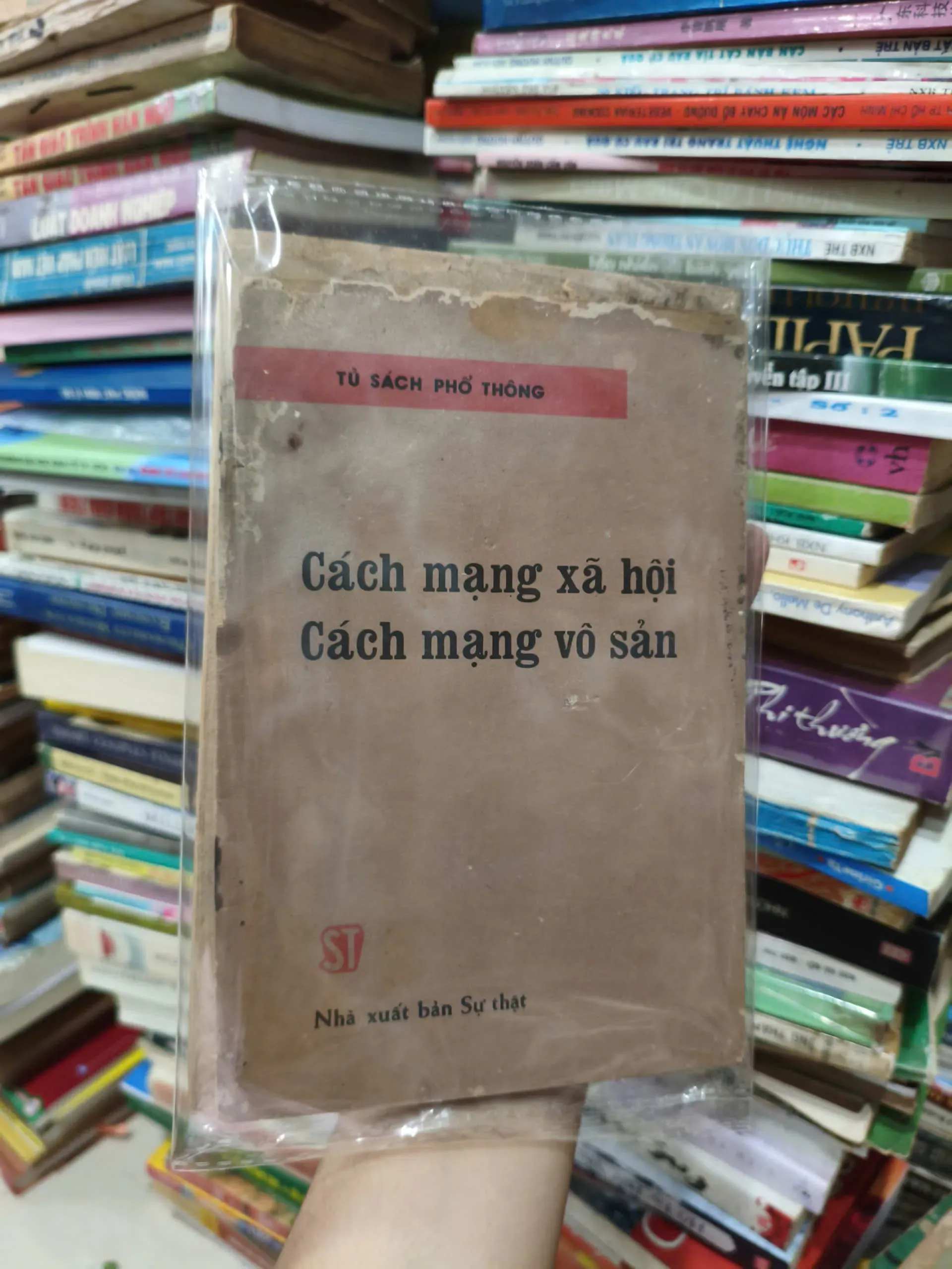 CÁCH MẠNG XÃ HỘI CÁCH MẠNG VÔ SẢN by  - Sách Book Cover - Ngọc Hiển Books