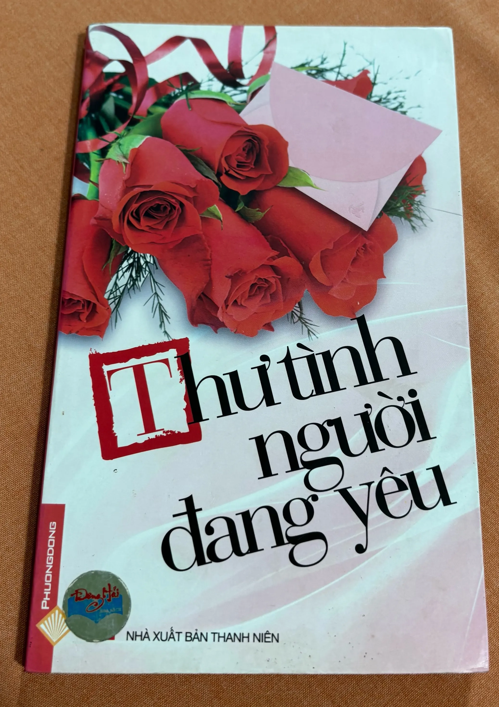 Thư tình người đang yêu 🌊 by  - Sách Book Cover - Ngọc Hiển Books