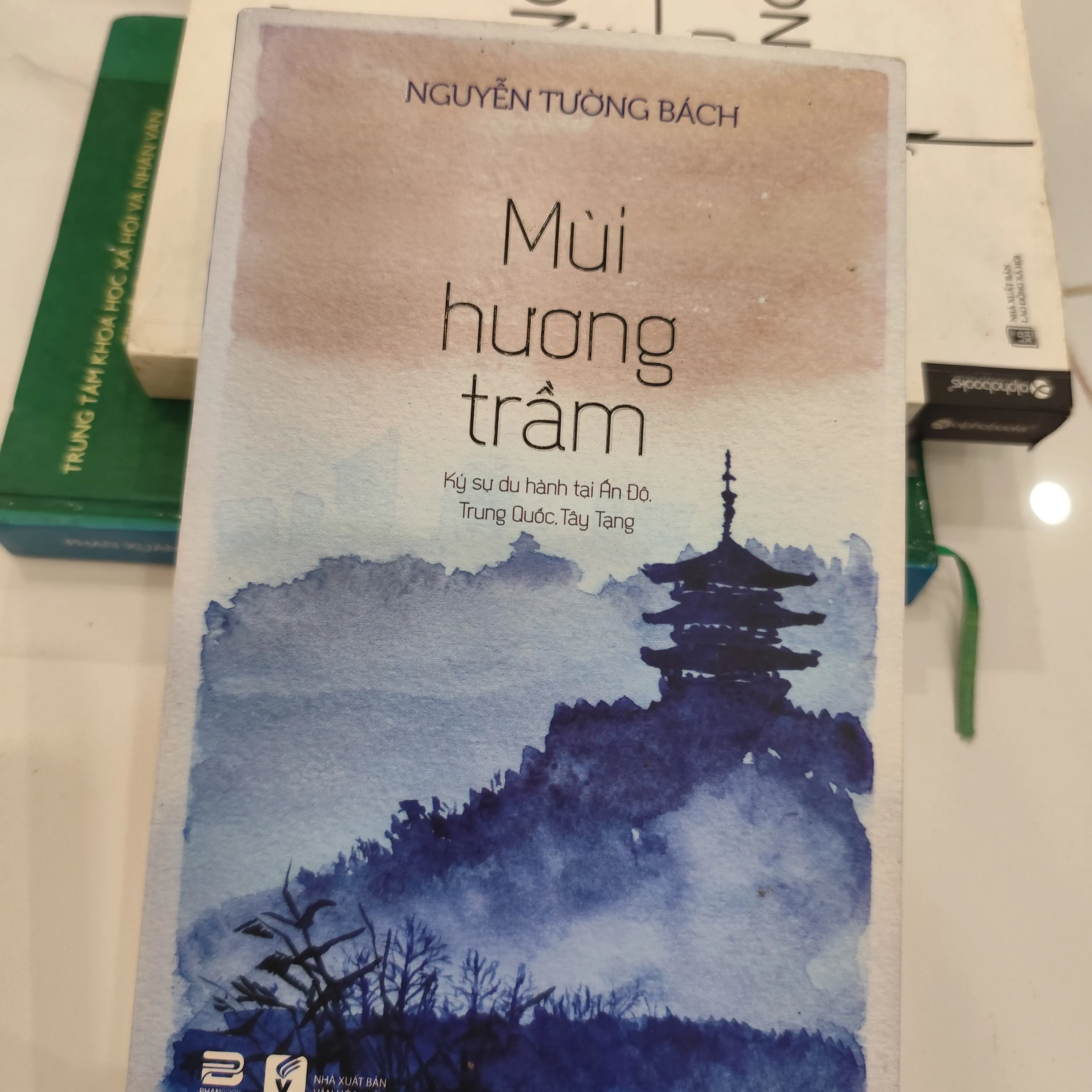 Mùi hương trầm by  - Sách Book Cover - Ngọc Hiển Books
