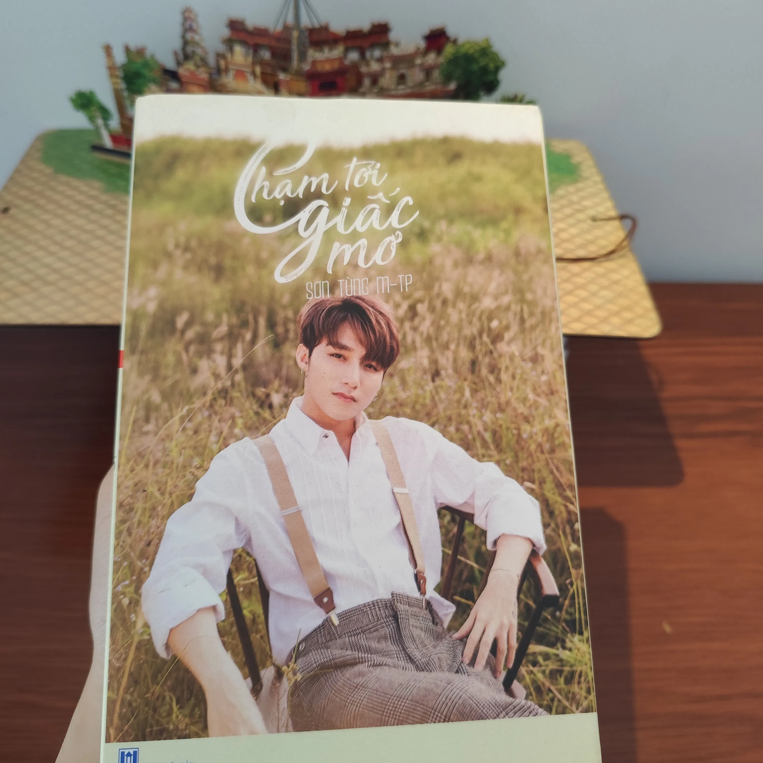 Chạm tới giấc mơ - Sơn Tùng MTP by  - Sách Book Cover - Ngọc Hiển Books