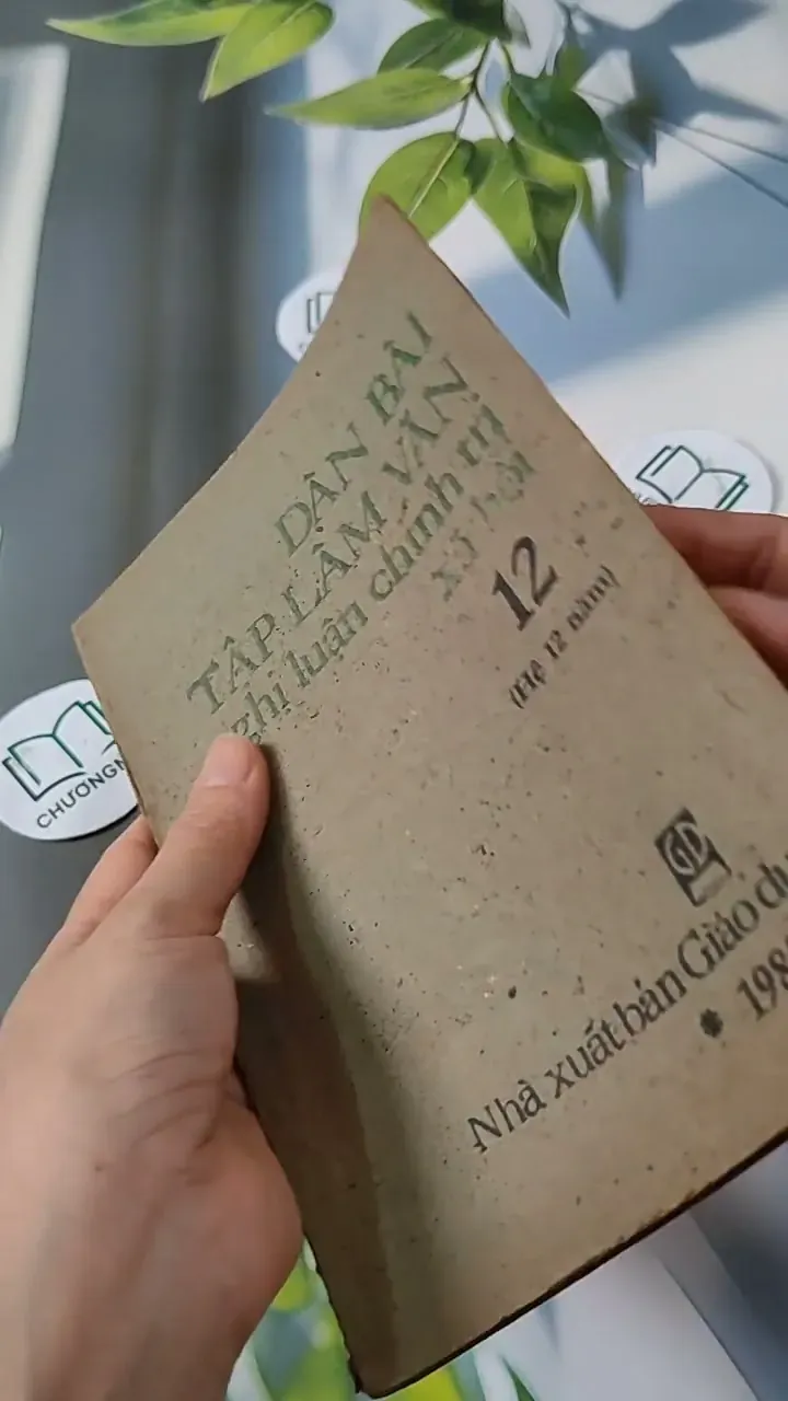 Dàn bài tập làm văn nghị luận chính trị xã hội 12 - Đỗ Quang Lưu 713805