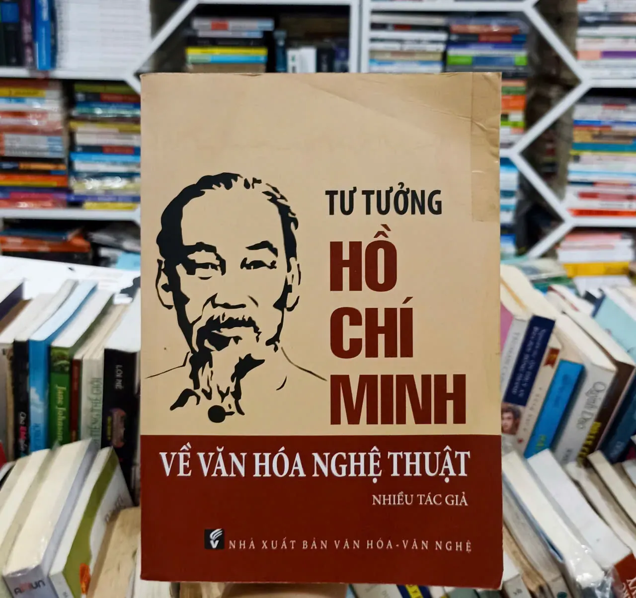 Tư tưởng Hồ Chí Minh về văn hóa nghệ thuật 🌻 by  - Sách Book Cover - Ngọc Hiển Books