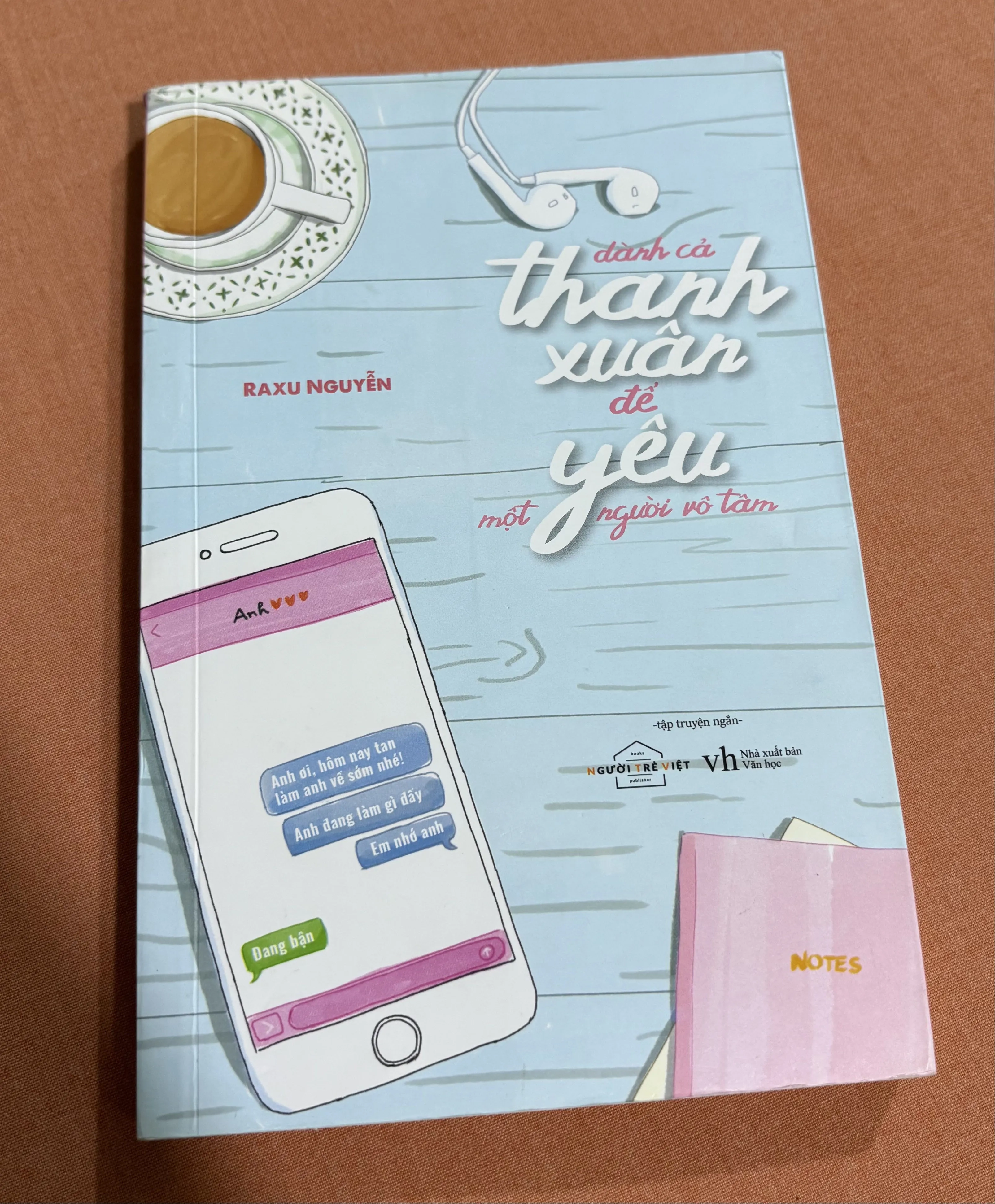 Dành cả thanh xuân để yêu một người vô tâm 🌊 by  - Sách Book Cover - Ngọc Hiển Books