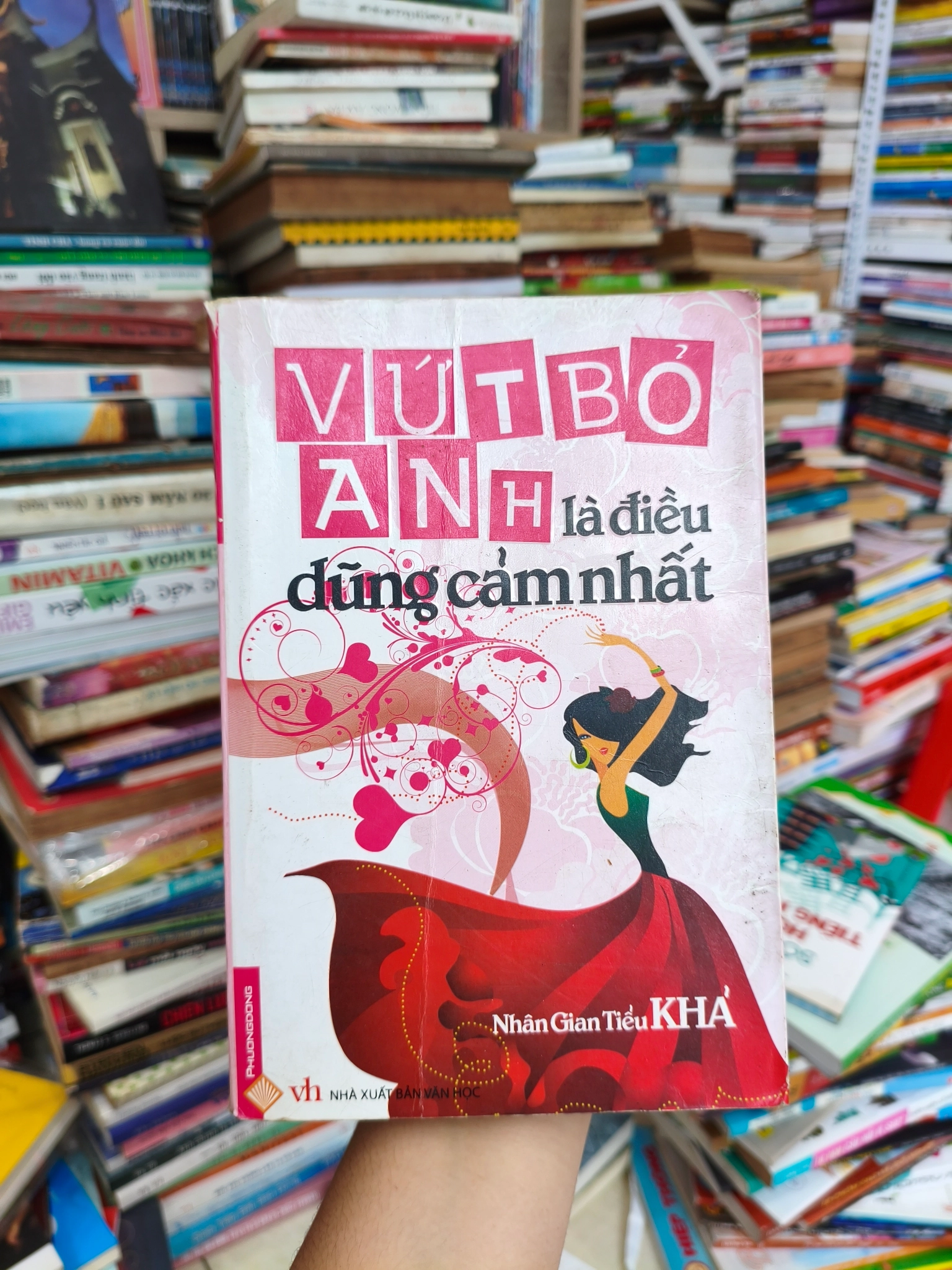 Vứt bỏ anh là điều dũng cảm nhất 🌱 by  - Sách Book Cover - Ngọc Hiển Books