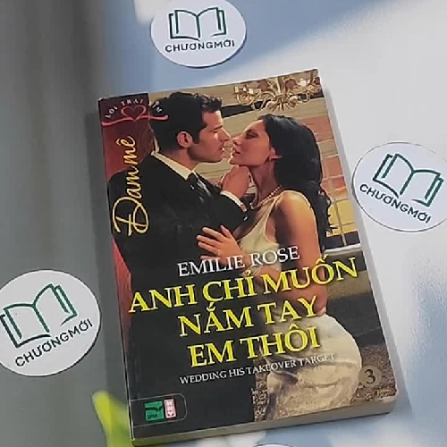 Anh chỉ muốn nắm tay em thôi - Emily Rose