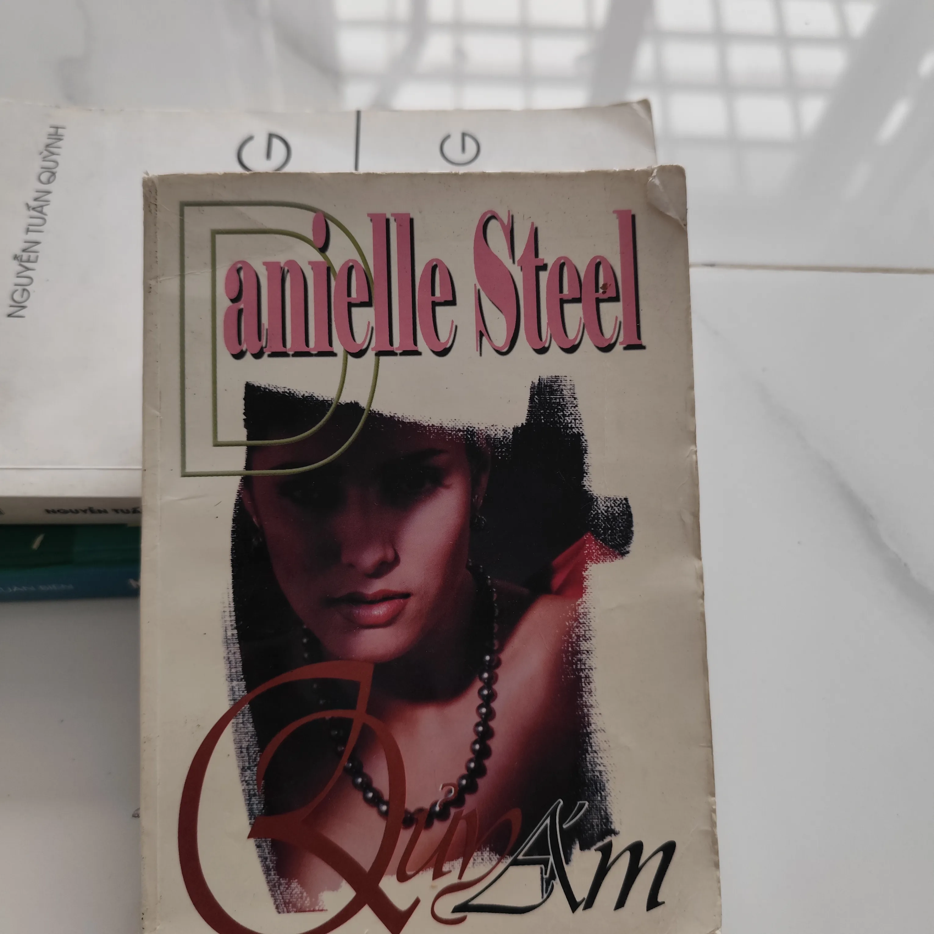 Quỷ ám - Danielle Stell by  - Sách Book Cover - Ngọc Hiển Books
