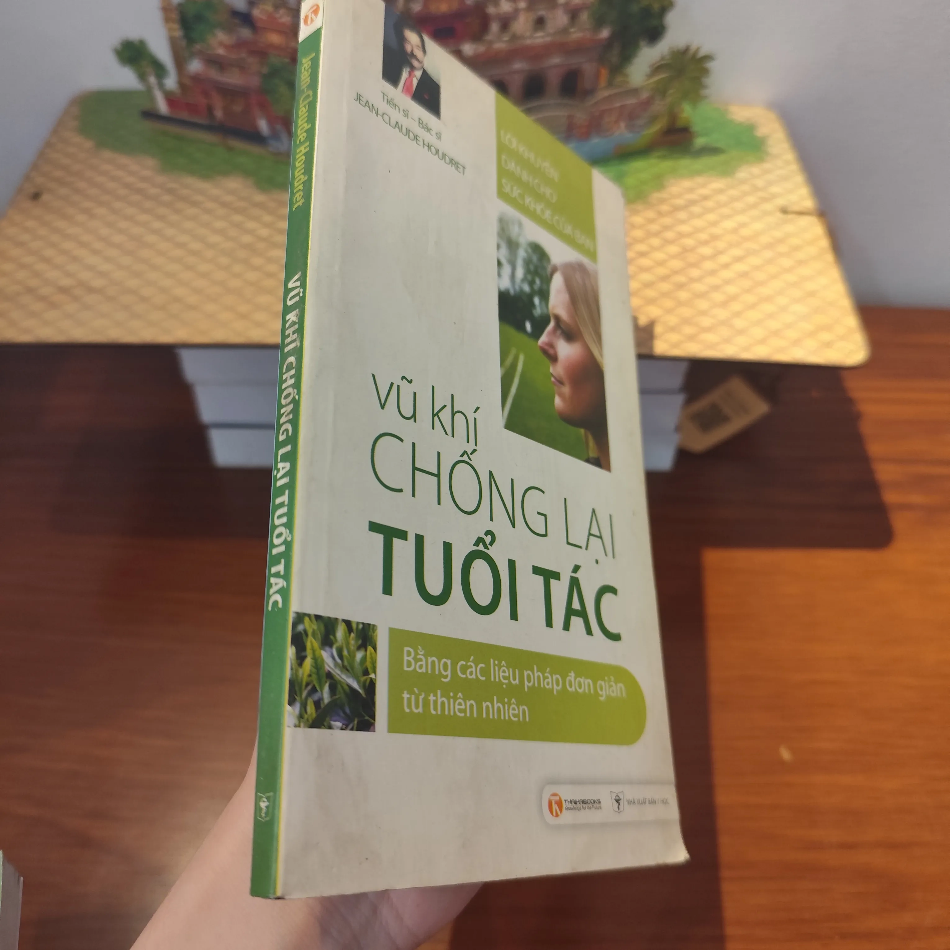 Vũ khí chống lại tuổi tác by  - Sách Book Cover - Ngọc Hiển Books