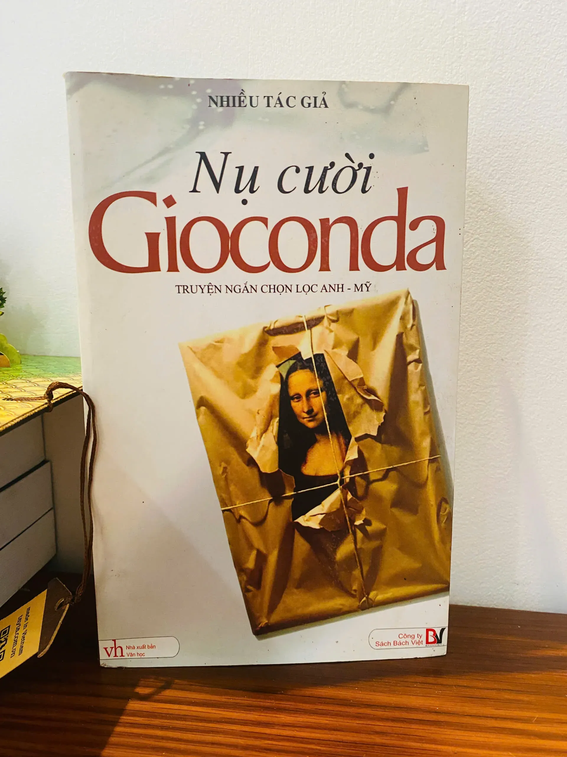 Nụ cười Gioconda by  - Sách Book Cover - Ngọc Hiển Books