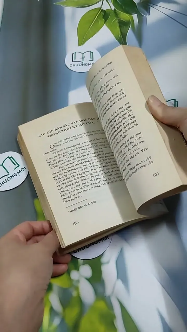 Sử Học và Hiện Thực - Văn Tạo 713898