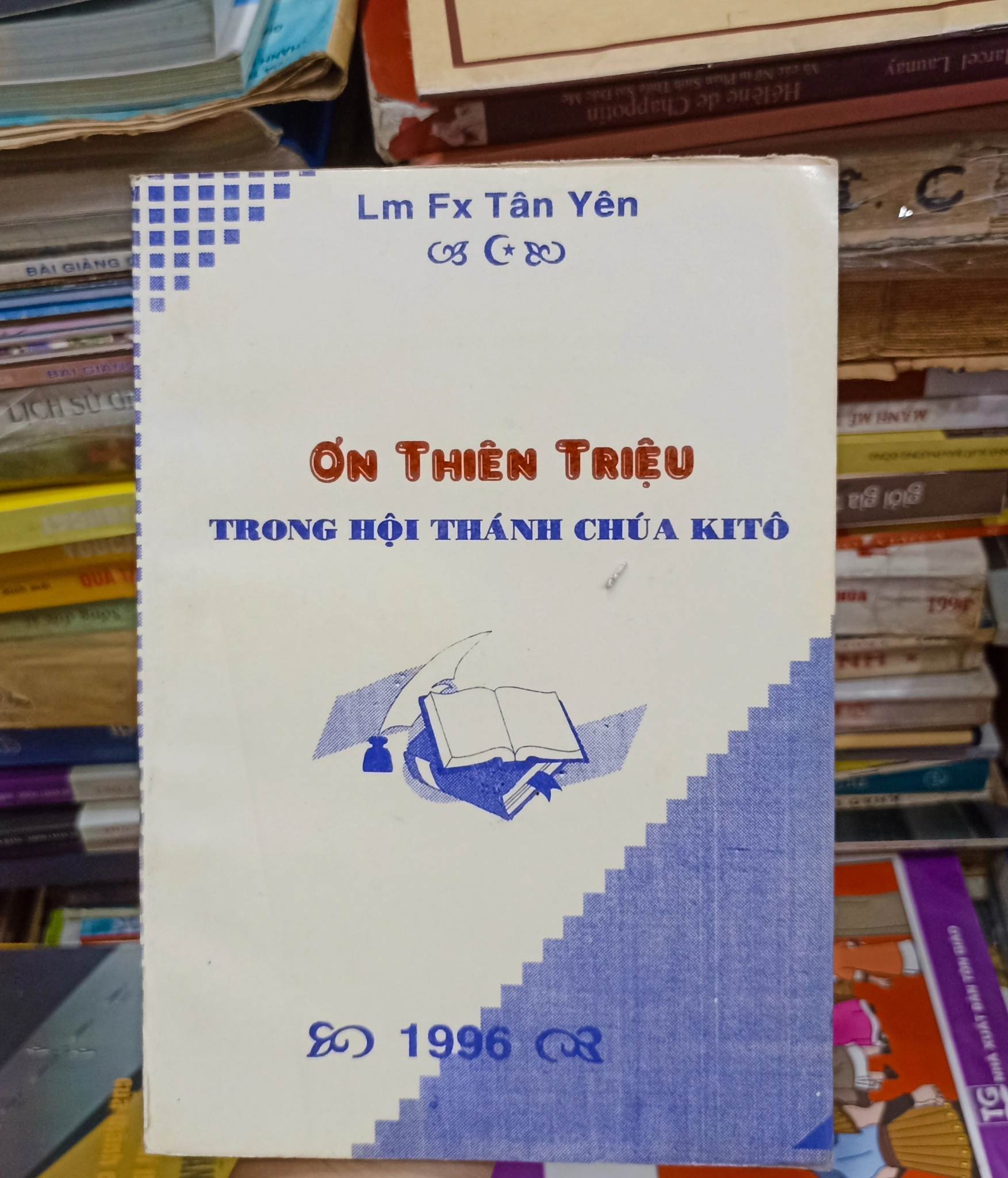 Ơn Thiên Triệu Trong Hội Thánh Chúa Kitô 🌻 by  - Sách Book Cover - Ngọc Hiển Books