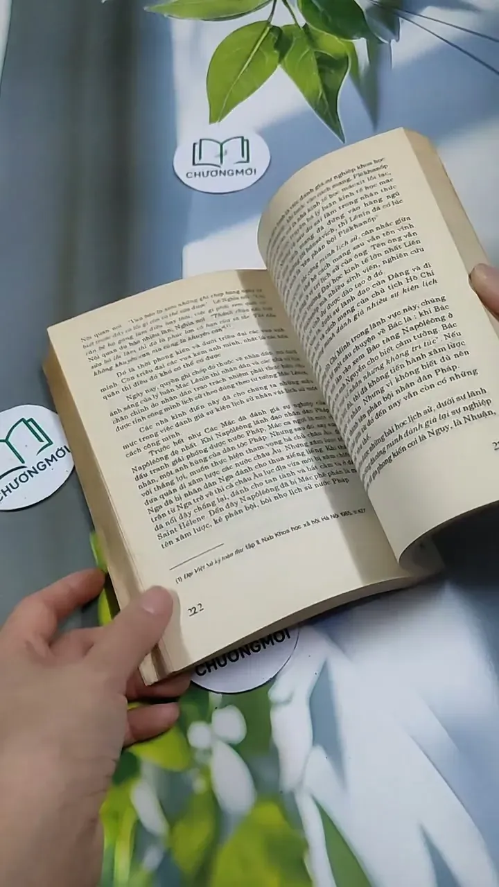 Sử Học và Hiện Thực - Văn Tạo 713898