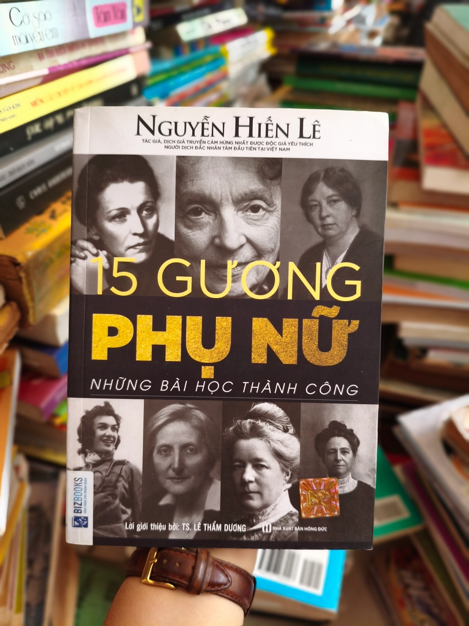 15 GƯƠNG PHỤ NỮ - NHỮNG BÀI HỌC THÀNH CÔNG 🌱 by  - Sách Book Cover - Ngọc Hiển Books