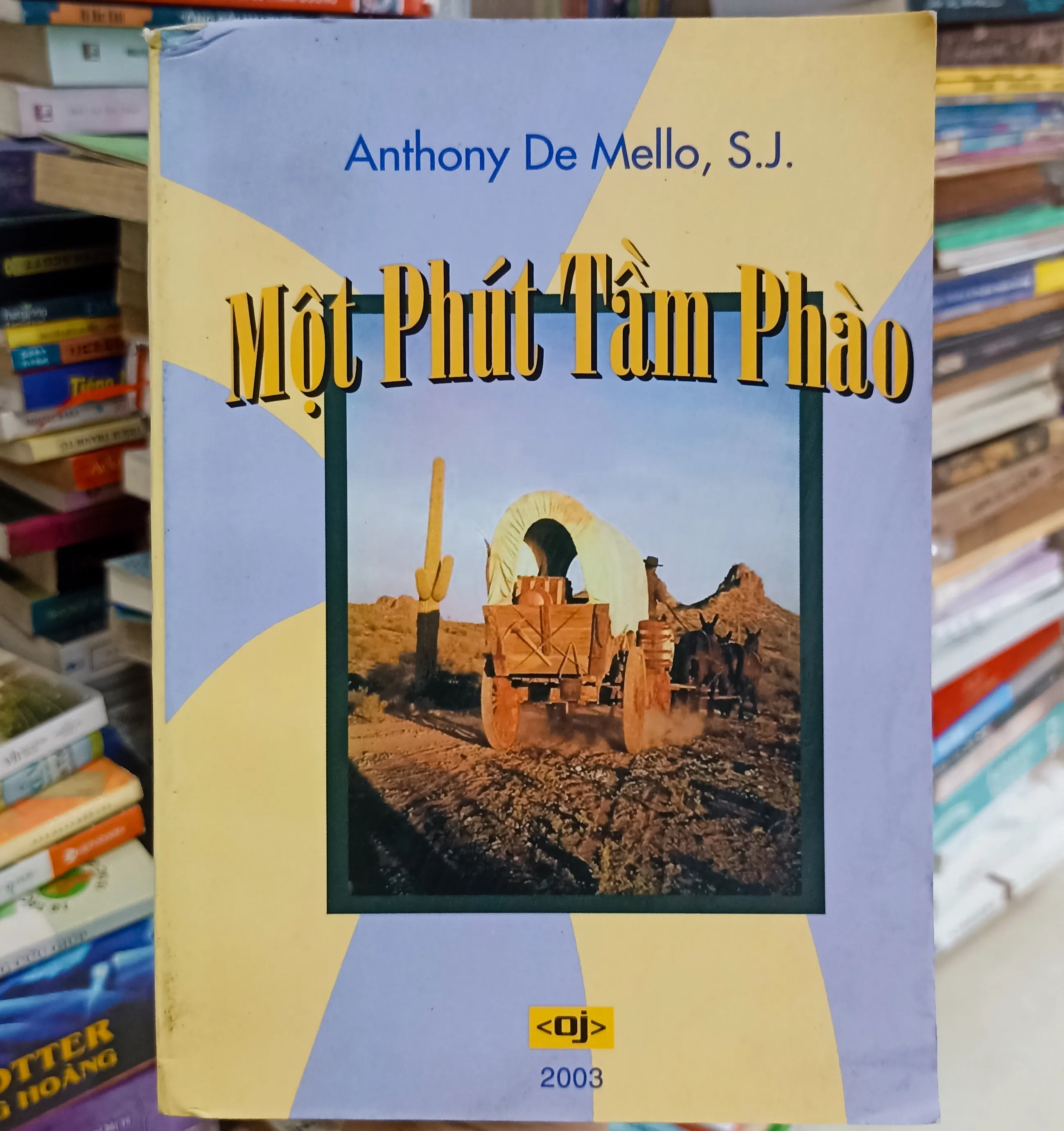 Một phút tầm phào 🌻 by  - Sách Book Cover - Ngọc Hiển Books