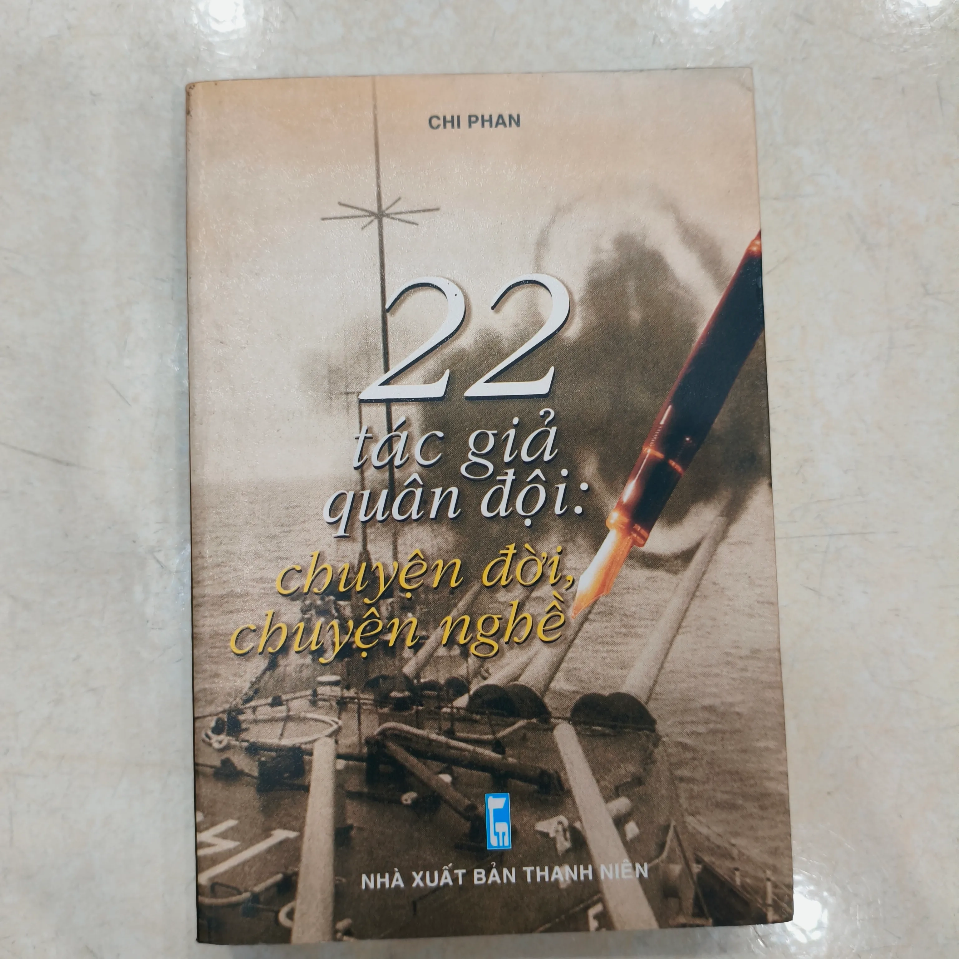 22 tác giả quân đội: chuyện đời, chuyện nghề 🌱 by  - Sách Book Cover - Ngọc Hiển Books