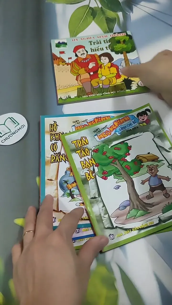 Combo Truyện Màu: Hổ Không Có Răng, Món Quà Của Lợn Con, Trái Táo Bạn Bè, Trái Tim Hiếu T 715655
