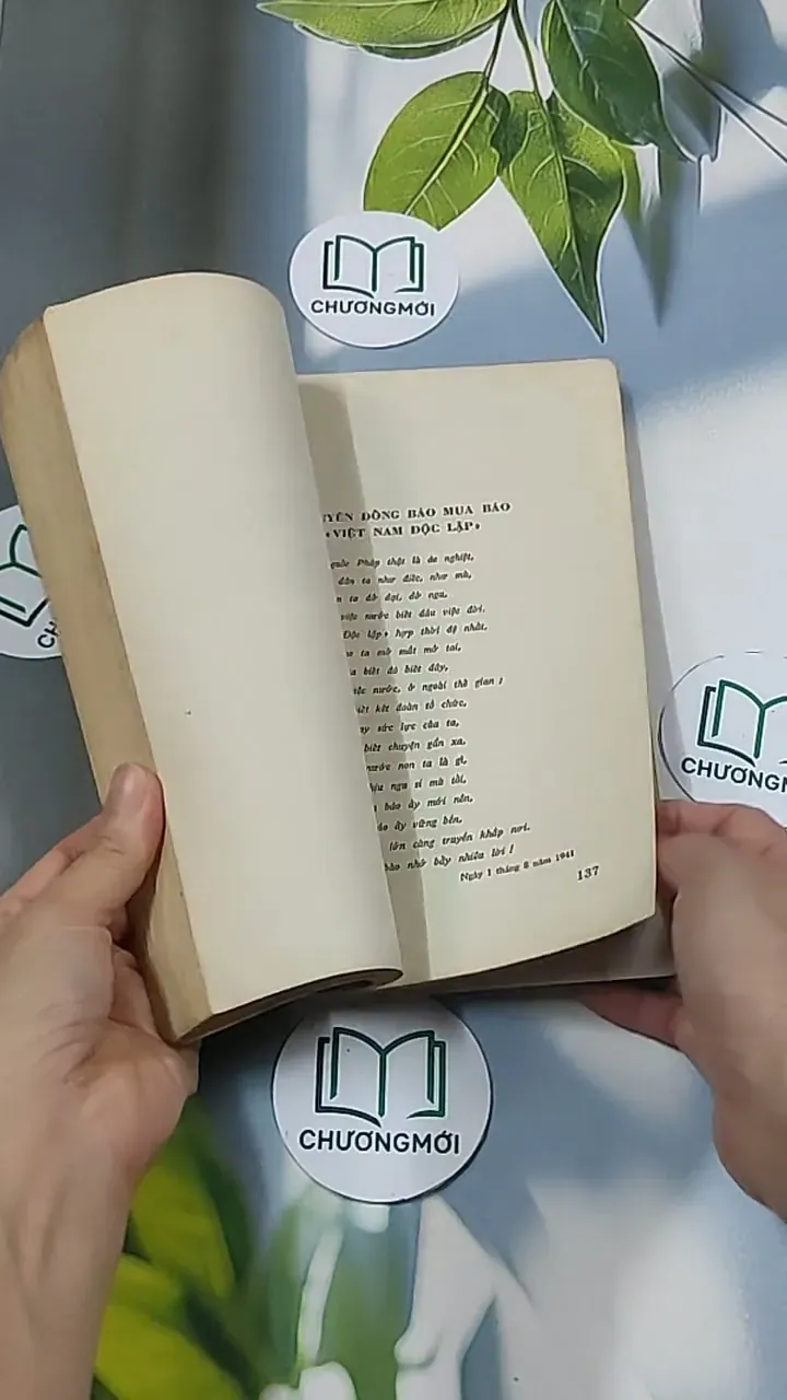 [MIỄN PHÍ BỌC SÁCH] Thơ Ca Hồ Chủ Tịch (1974) 674966