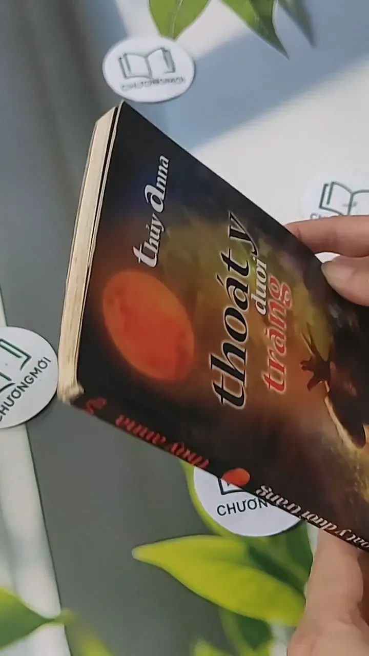 Thoát Y Dưới Trăng - Thuỷ Anna 705583