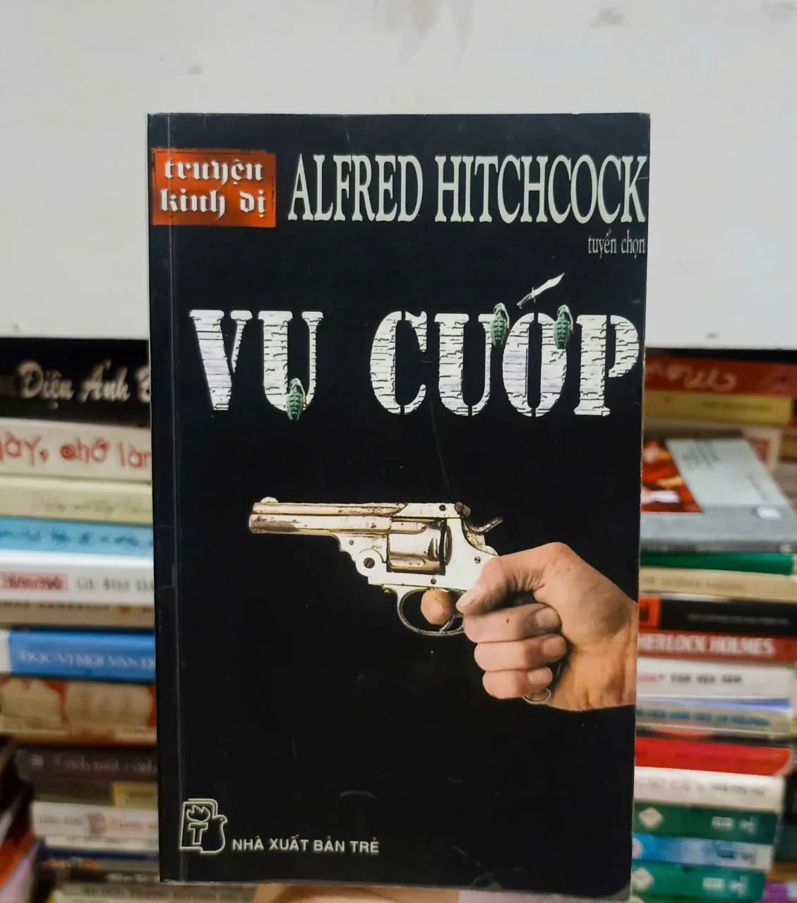 Truyện kinh dị SALFRED HITCHCOCK vụ cướp 🌻 by  - Sách Book Cover - Ngọc Hiển Books