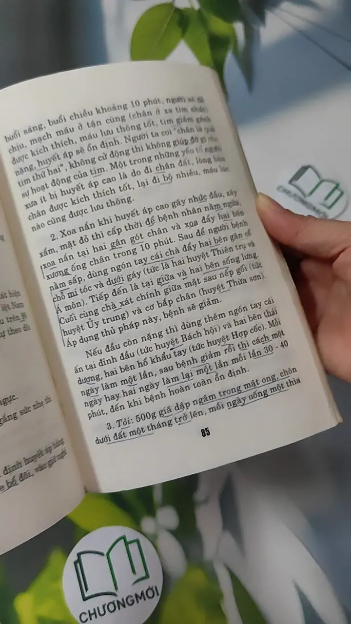 Cẩm Nang Thầy Thuốc Gia Đình: Chữa Bệnh Không Dùng Thuốc - Lê Minh 780842