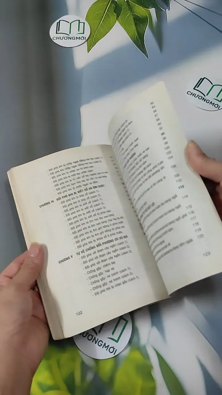 Phương Pháp Chiến Đấu Của Lý Tiểu Long - Kỹ Thuật Tự Vệ - Trần Đông Quang Hòa 780862