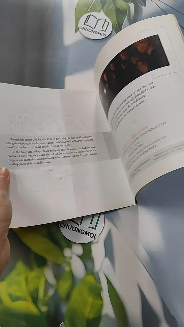 Đôi Nét Về Chùa Hoằng Pháp - Song Ngữ - Thích Chân Tính 775957