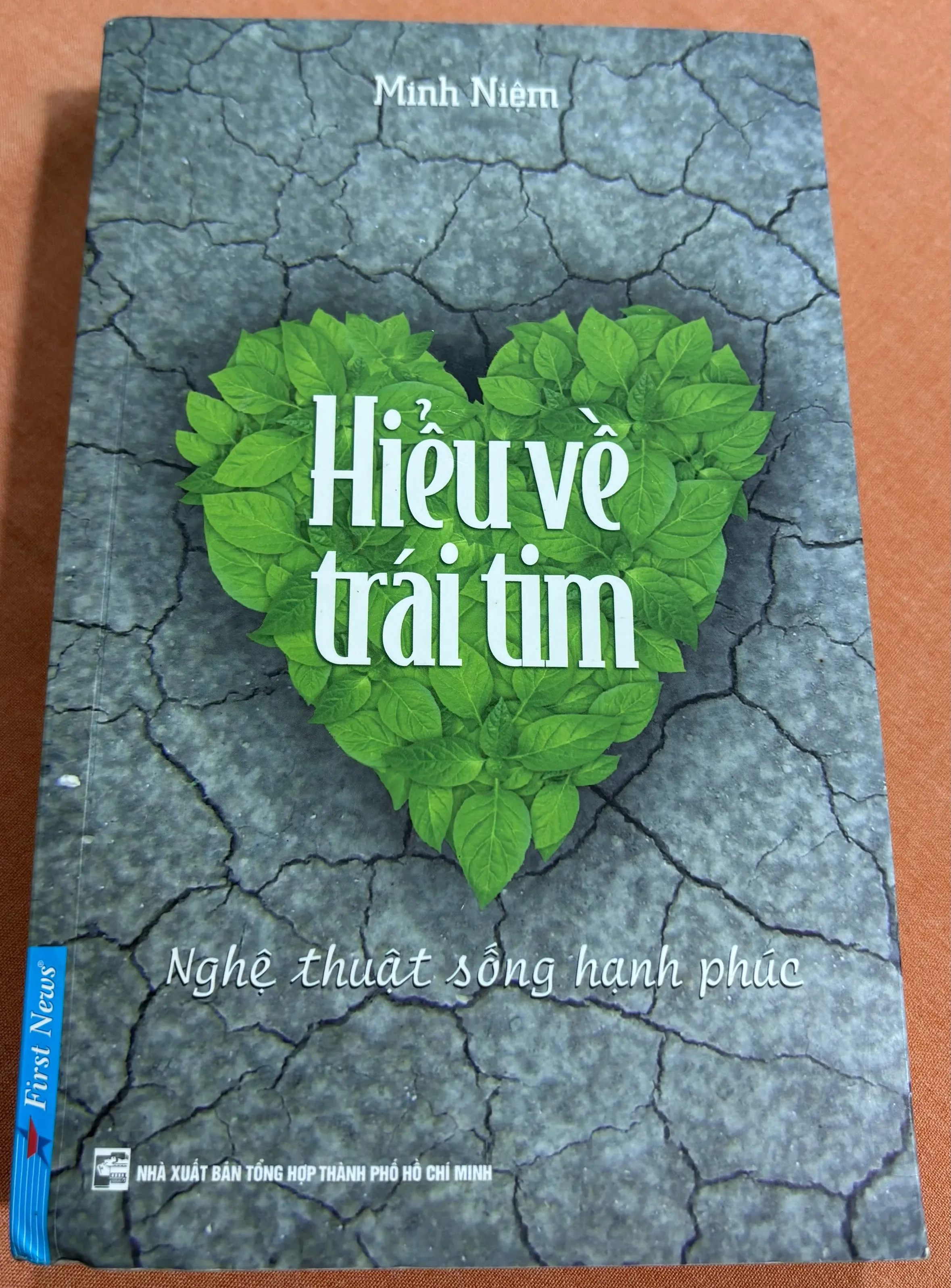 Hiểu về trái tim 🌊 by  - Sách Book Cover - Ngọc Hiển Books
