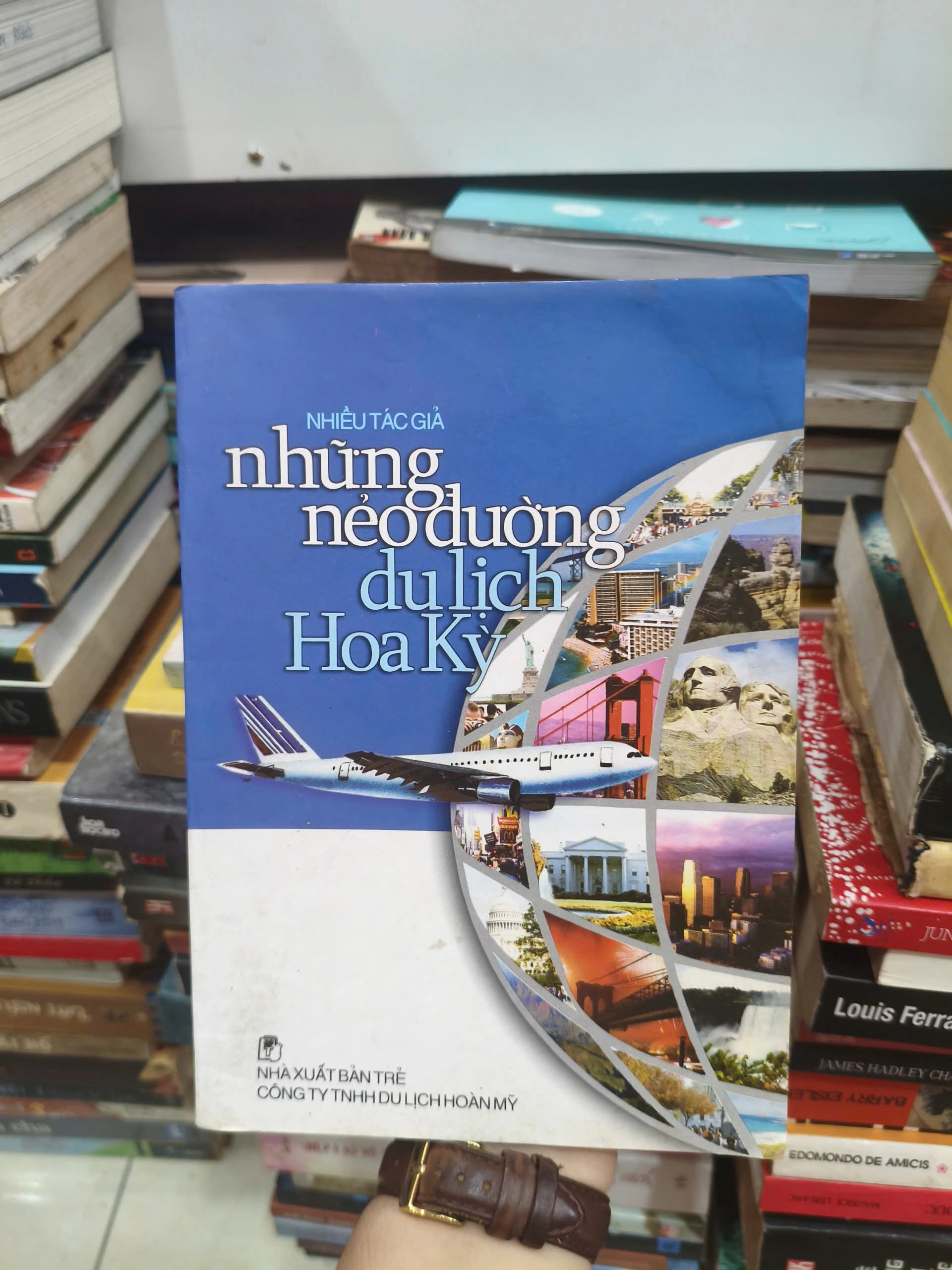 Những nẻo đường du lịch Hoa Kỳ by  - Sách Book Cover - Ngọc Hiển Books