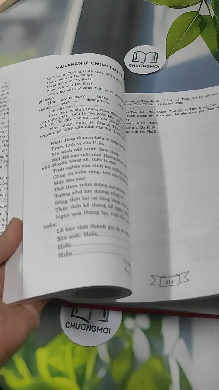 [MIỄN PHÍ BỌC SÁCH] Cách Xây Dựng Gia Phả Dòng Tộc Và Tuyển Chọn Các Bài Khấn Cổ Truyền C 727378
