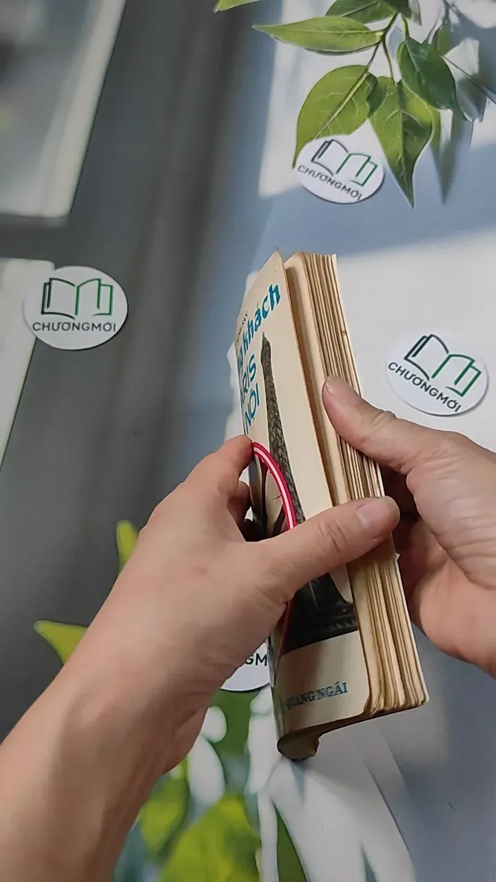 [MIỄN PHÍ BỌC SÁCH] [XƯA] Vị Thượng Khách Đến Paris Về Hà Nội (1991) - Nguyễn Thế Kỷ & Nguyễn Minh San 776061