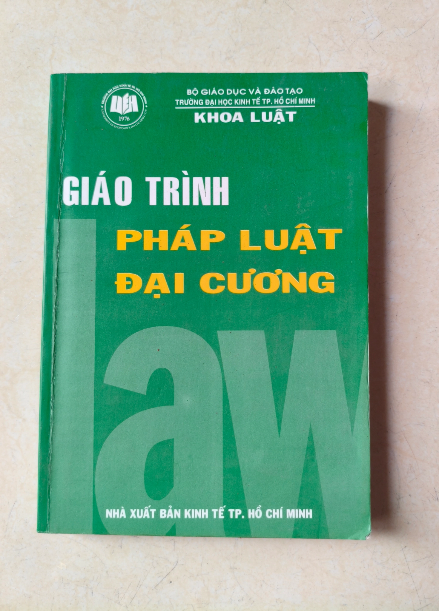 Pháp luật đại cương by  - Sách Book Cover - Ngọc Hiển Books