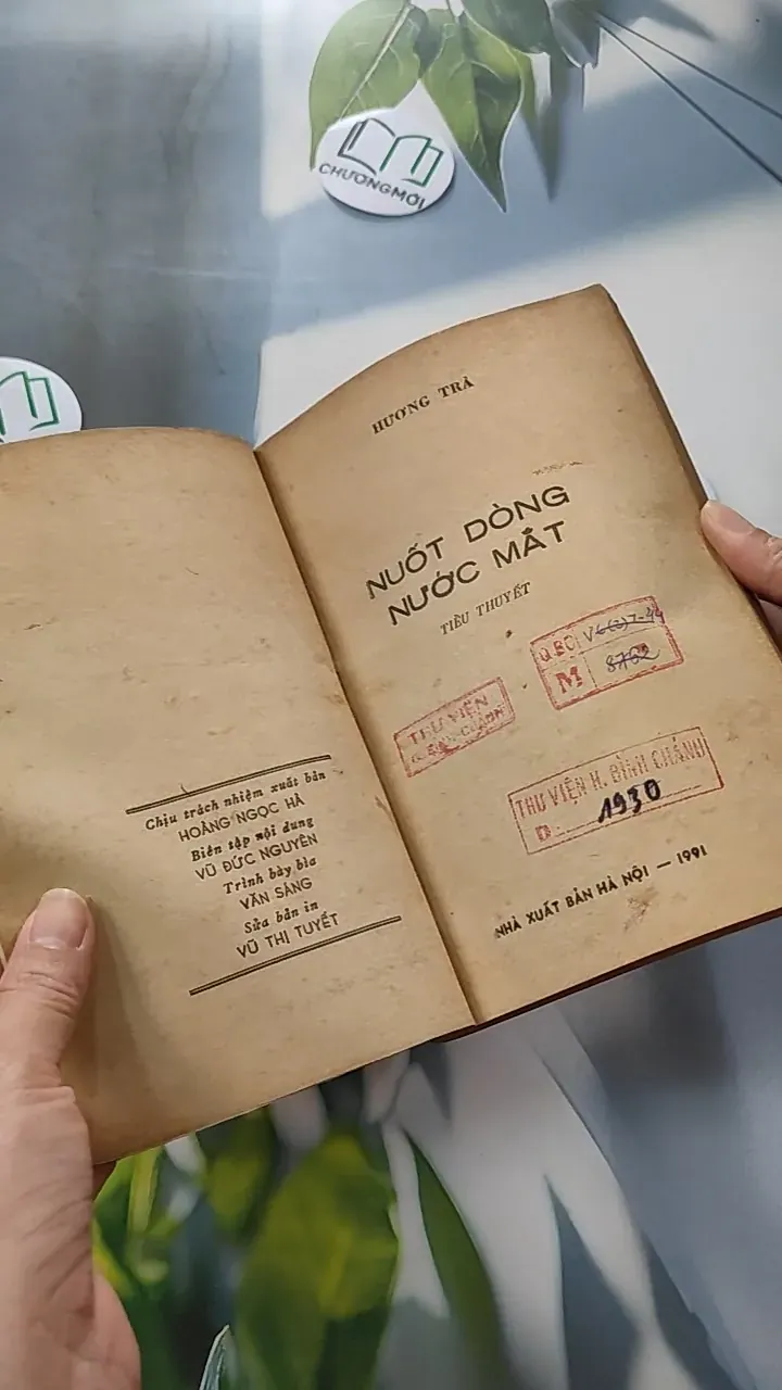 [XƯA] Nuốt Dòng Nước Mắt (1991) - Hương Trà 776051