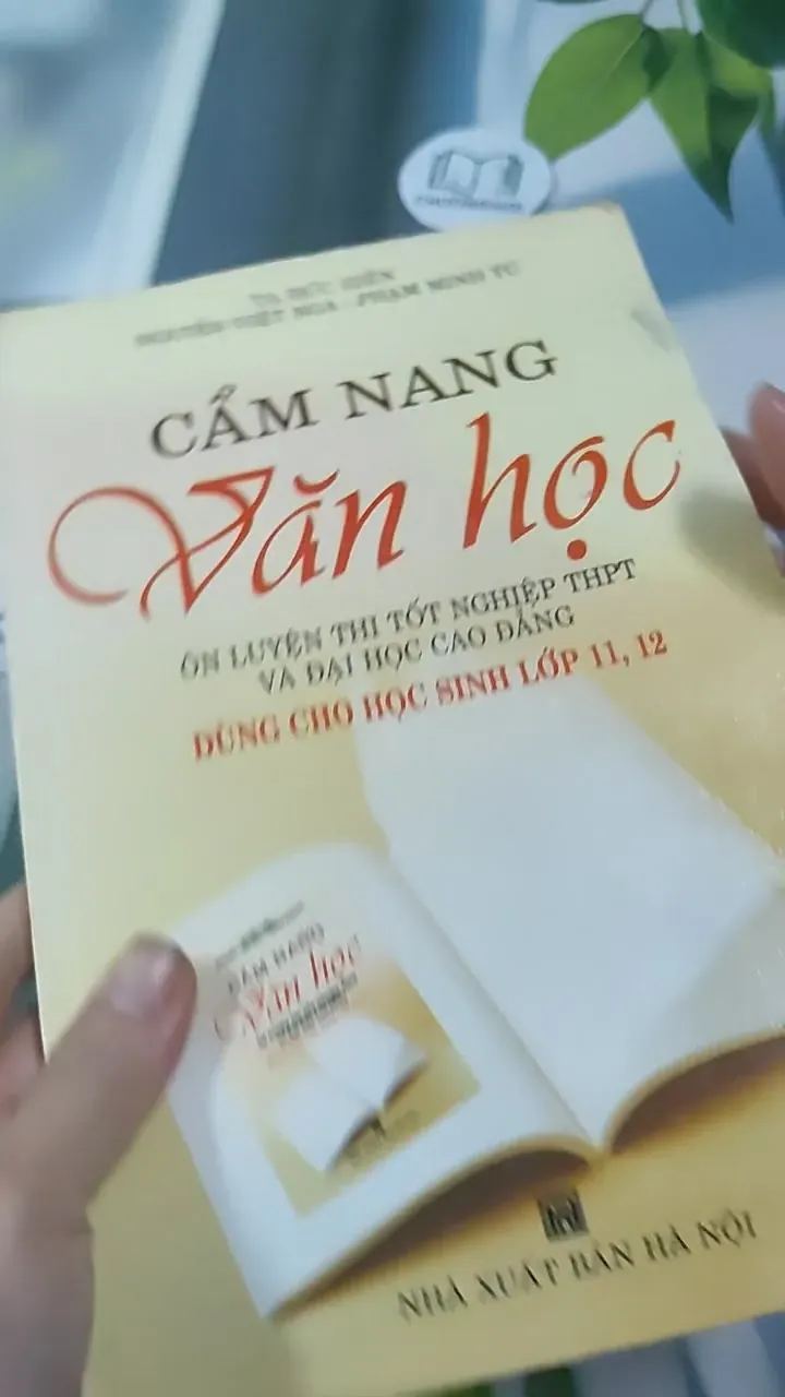 Cẩm Nang Văn Học Ôn Thi THPT Đại Học Cao Đẳng lớp 11 12 - Tạ Đức Hiền 727333