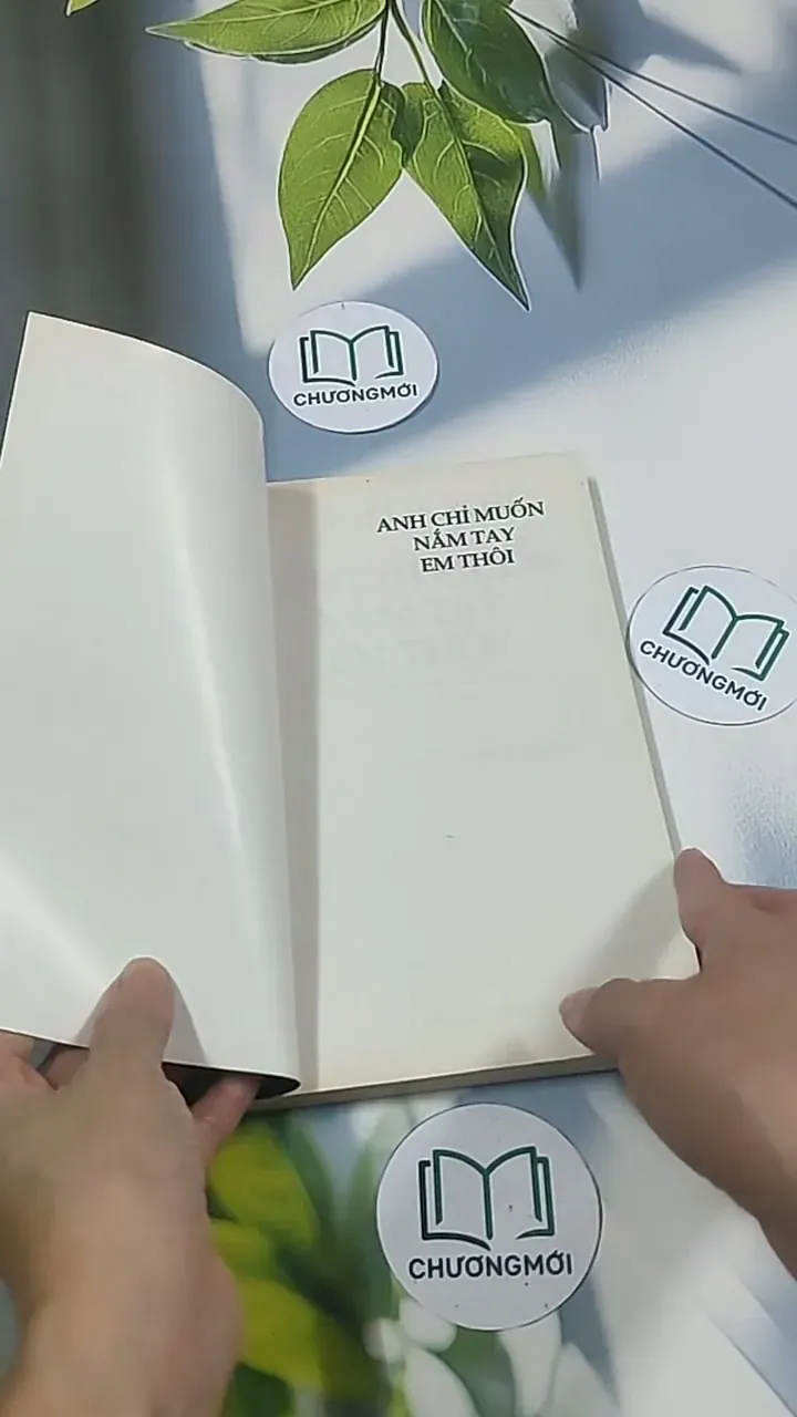 Anh chỉ muốn nắm tay em thôi - Emily Rose 694967