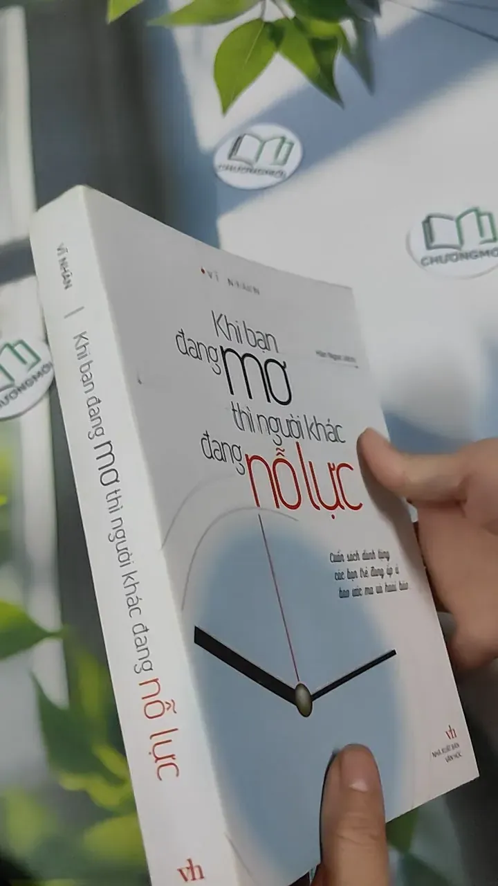 Khi Bạn Đang Mơ Thì Người Khác Đang Nỗ Lực - Vĩ Nhân 787121