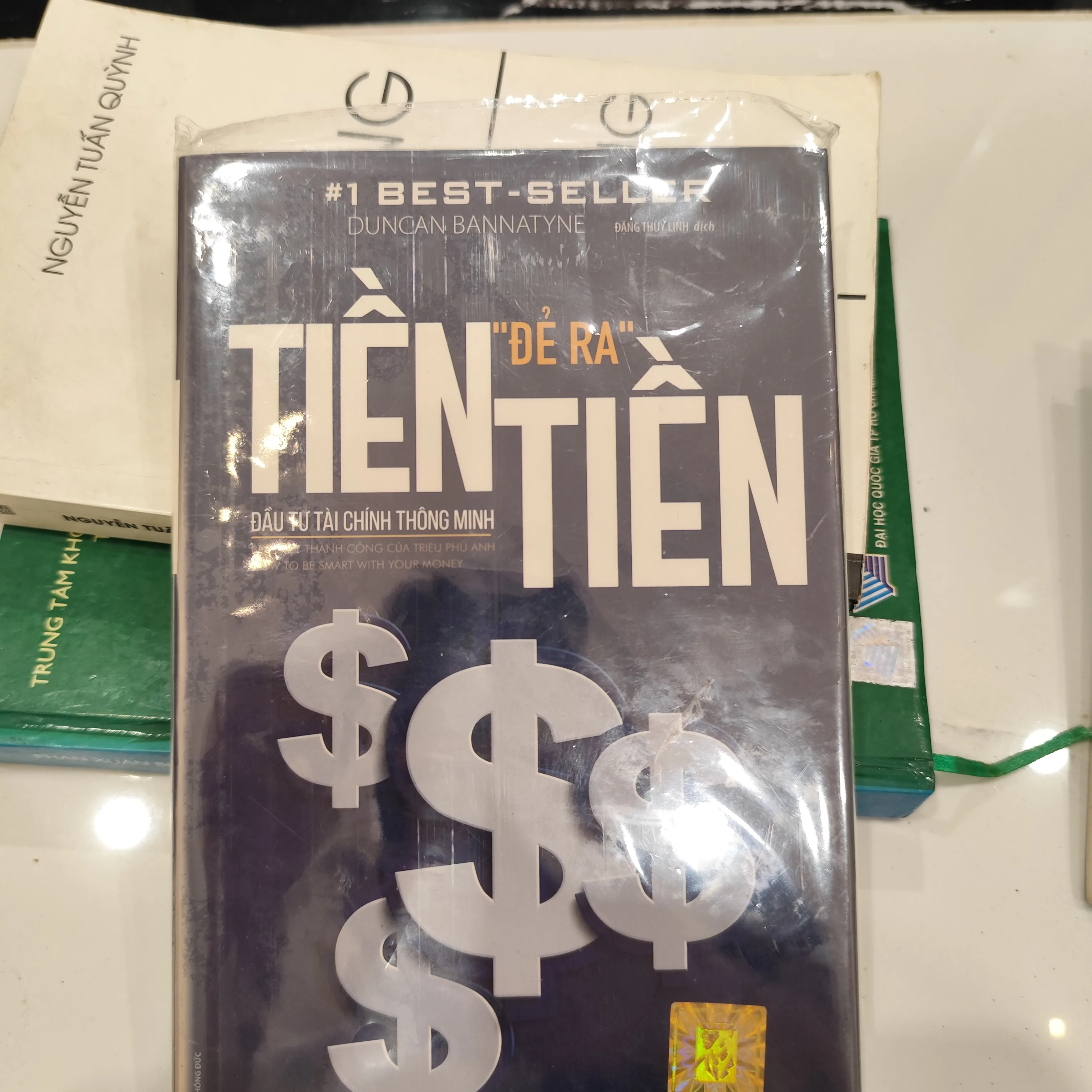 Tiền đẻ ra tiền by  - Sách Book Cover - Ngọc Hiển Books