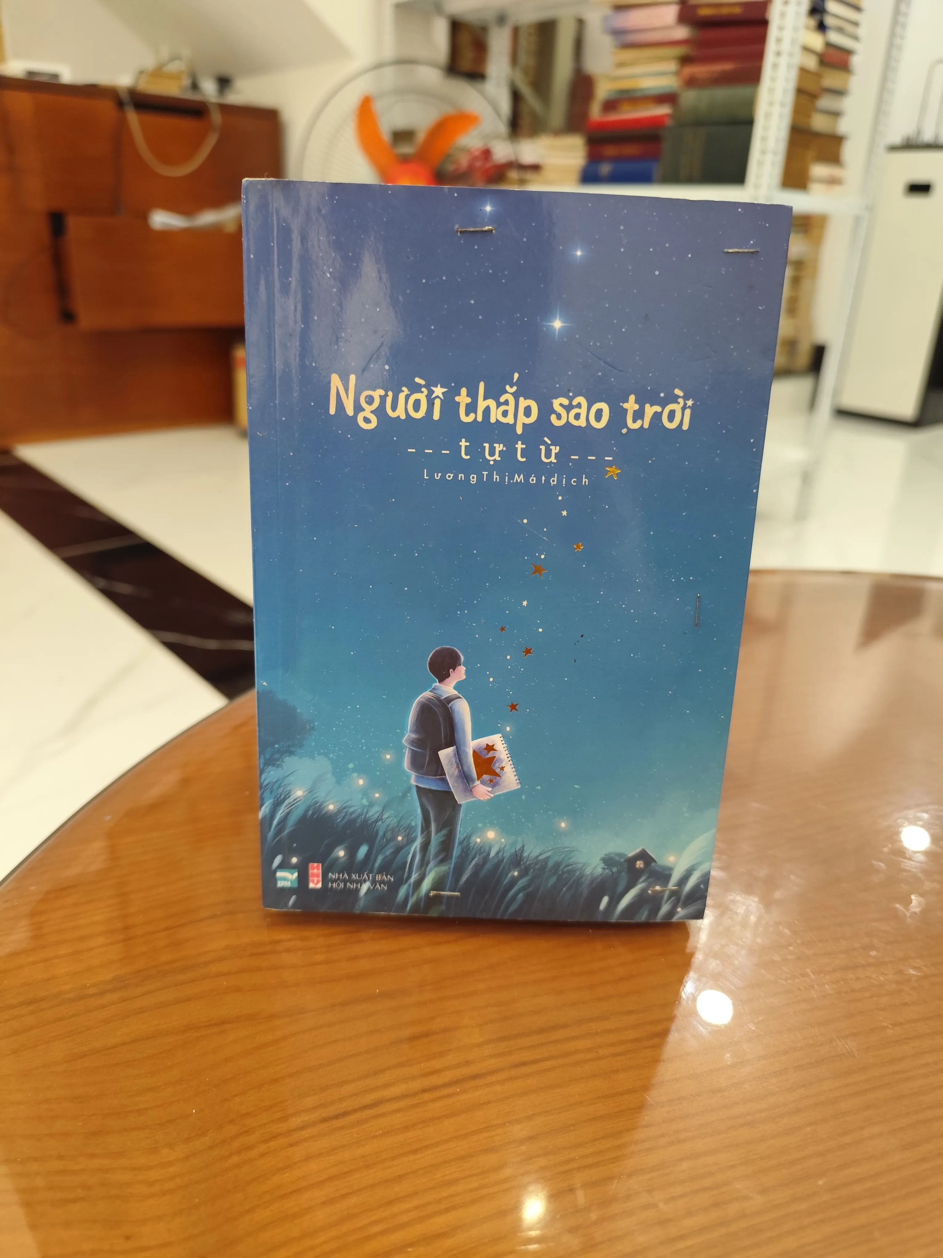 Người thắp sao trời - Tự Từ by  - Sách Book Cover - Ngọc Hiển Books