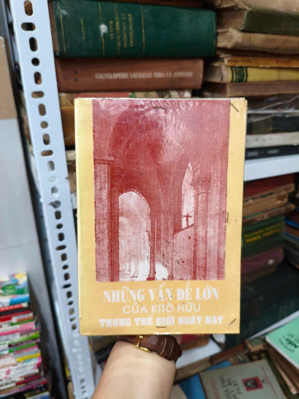 Những vấn đề lớn của Kitô hữu trong thế giới hôm nay by  - Sách Book Cover - Ngọc Hiển Books