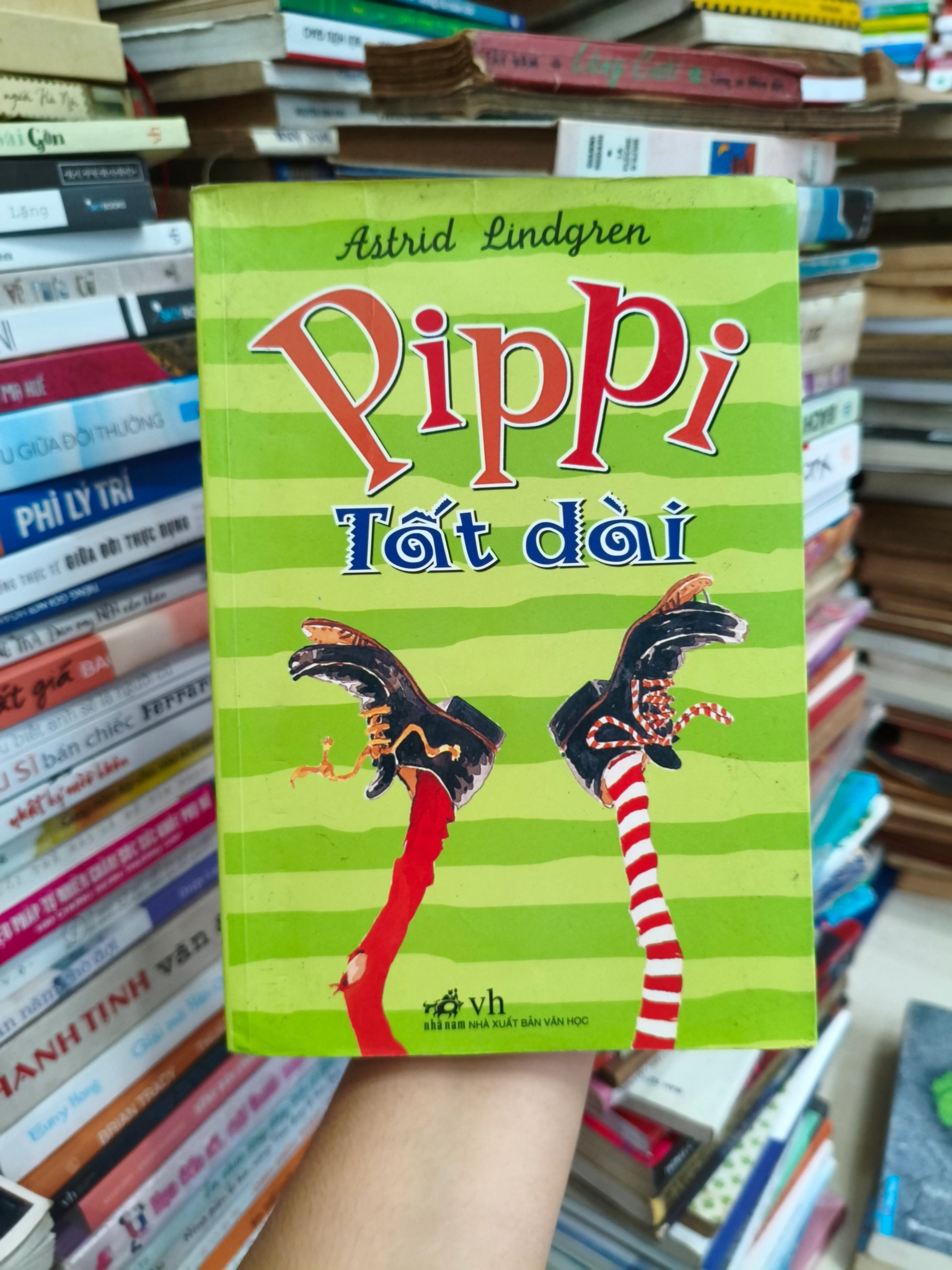 Pippi tất dài 🌱 by  - Sách Book Cover - Ngọc Hiển Books