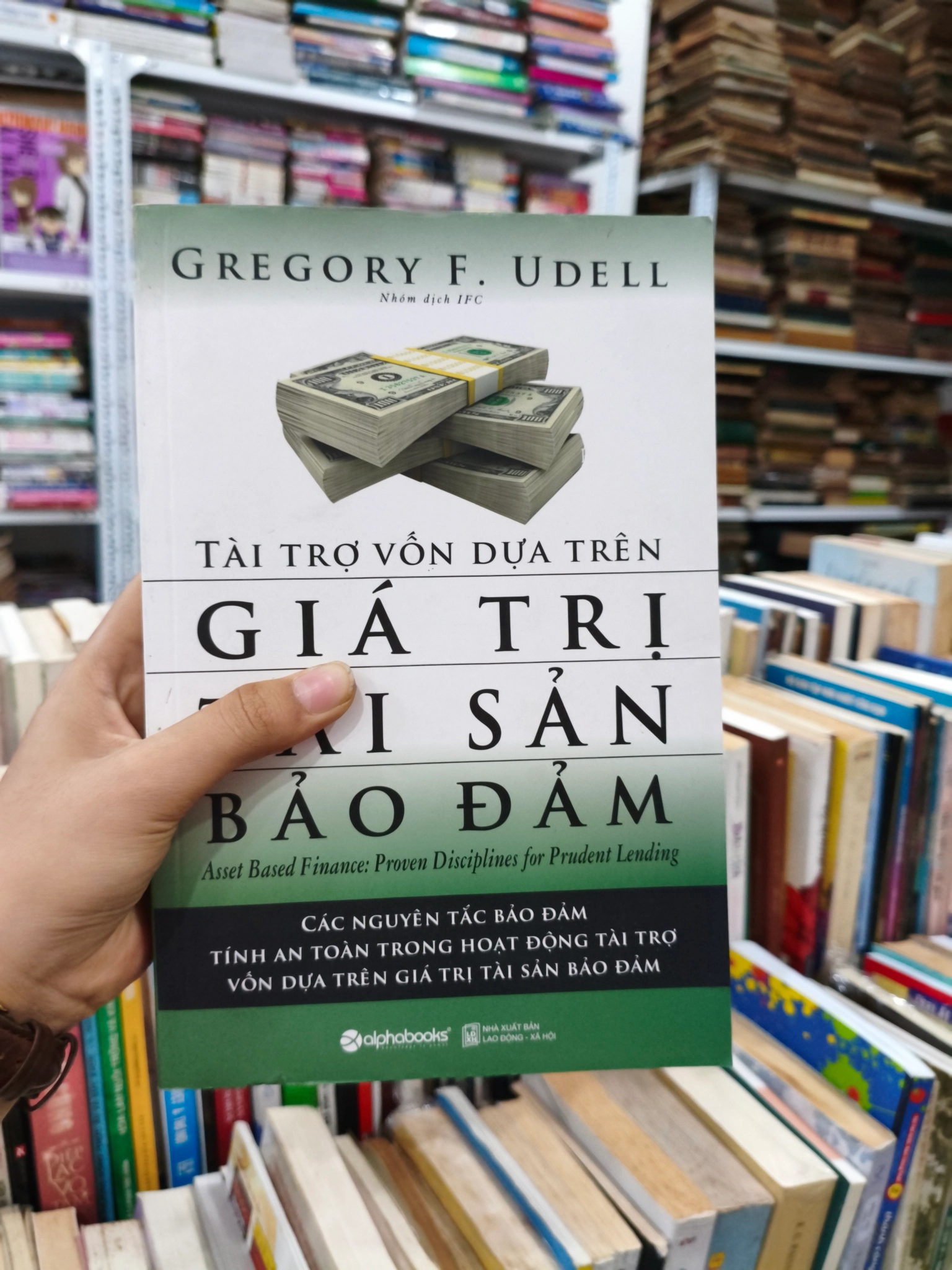 Giá trị tài sản đảm bảo 🌱 by  - Sách Book Cover - Ngọc Hiển Books