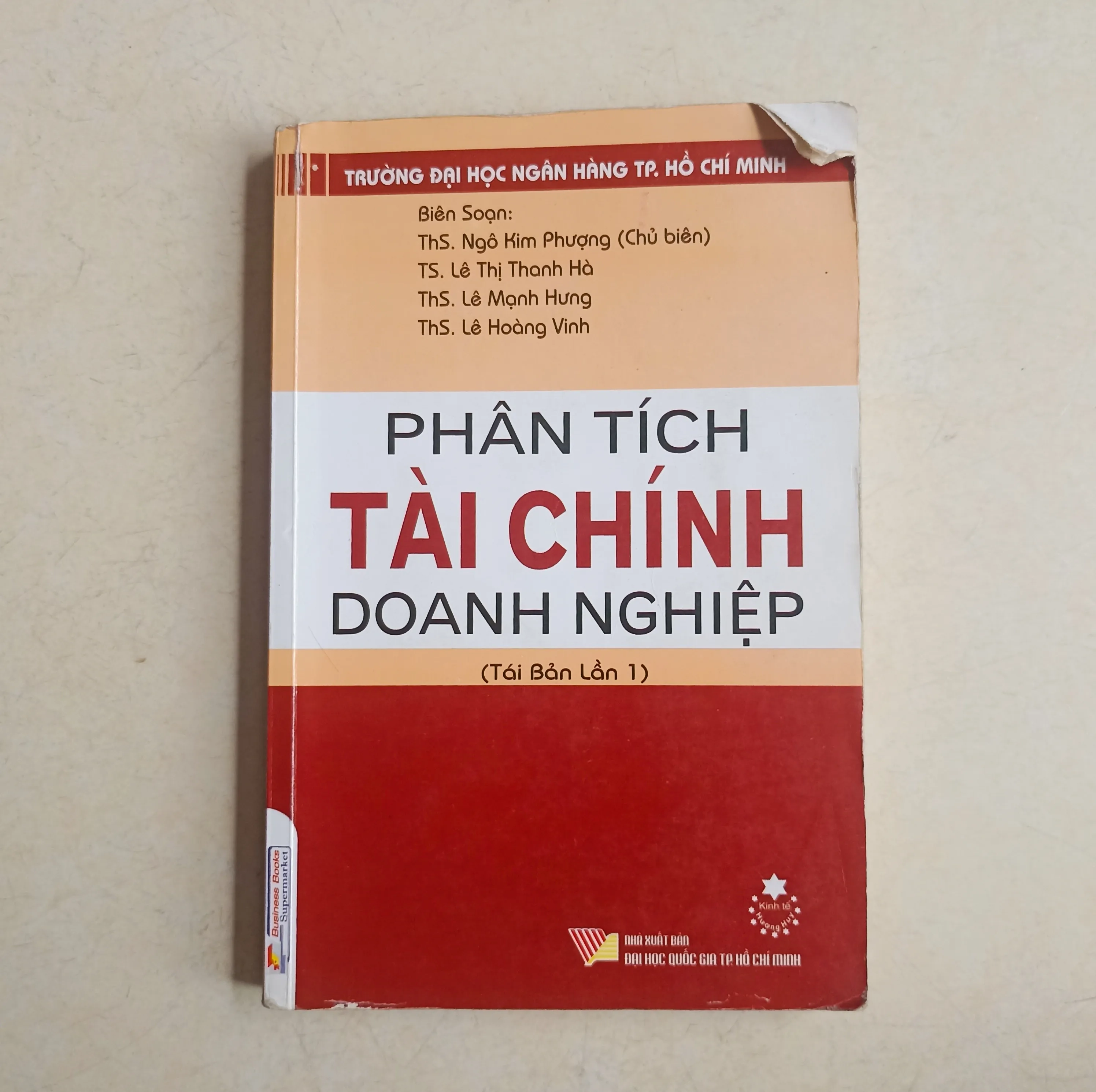 Phân tích tài chính doanh nghiệp 🌻 by  - Sách Book Cover - Ngọc Hiển Books