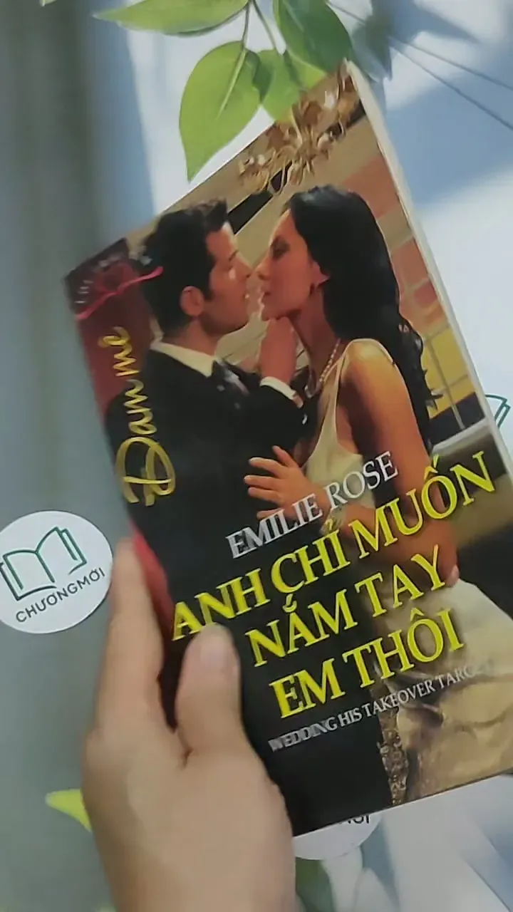 Anh chỉ muốn nắm tay em thôi - Emily Rose 694967