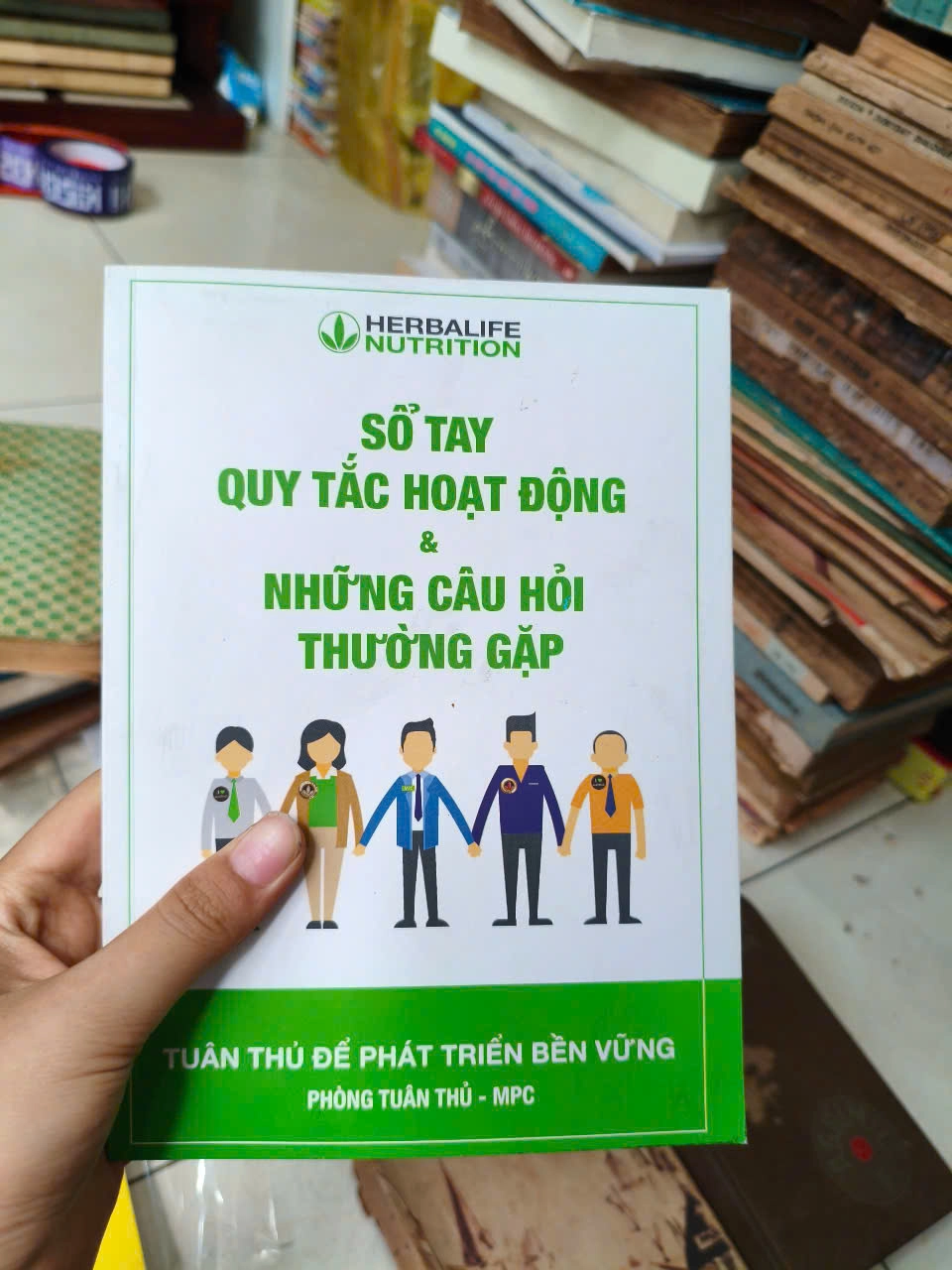 Số Tay Quy Tắc Hoạt Động & Những Câu Hỏi Thường Gặp by  - Sách Book Cover - Ngọc Hiển Books