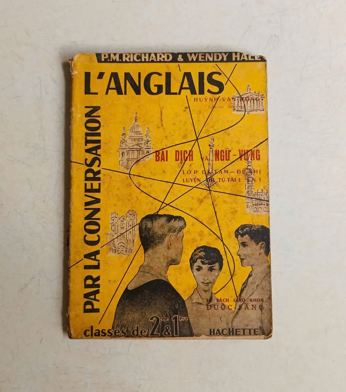 L'ANGLAIS PAR LA CONVERSATION 🌻 by  - Sách Book Cover - Ngọc Hiển Books