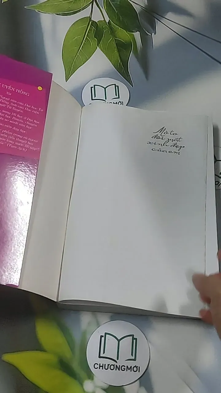 Mở to đôi mắt xinh đẹp của em - Lưu Uyển Hồng 688590