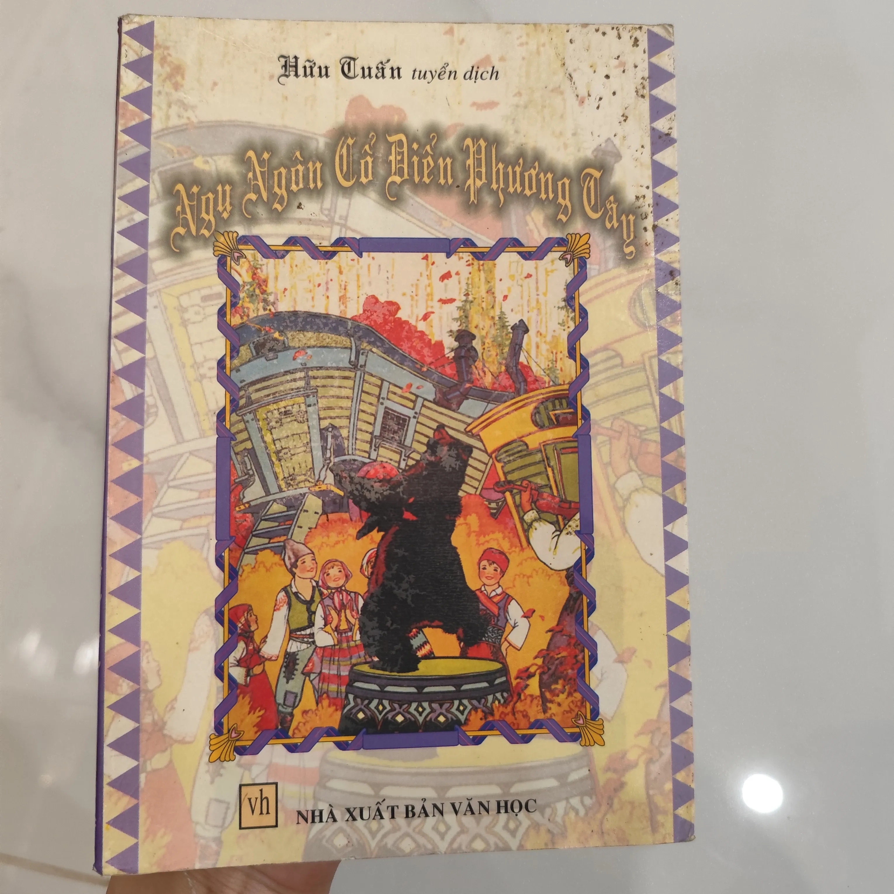 Ngụ ngôn cổ điển phương Tây by  - Sách Book Cover - Ngọc Hiển Books