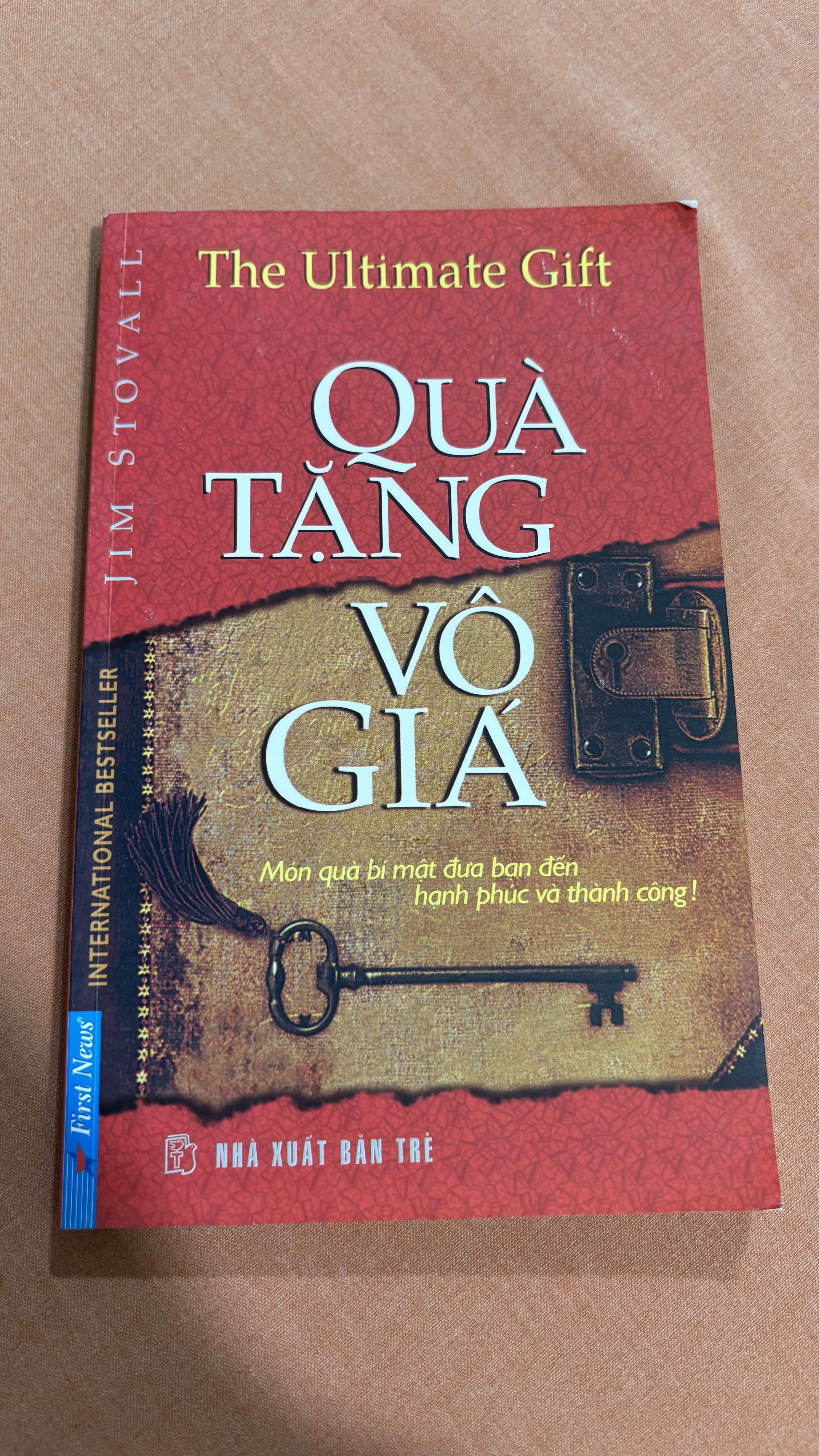 Quà tặng vô giá 🌊 by  - Sách Book Cover - Ngọc Hiển Books