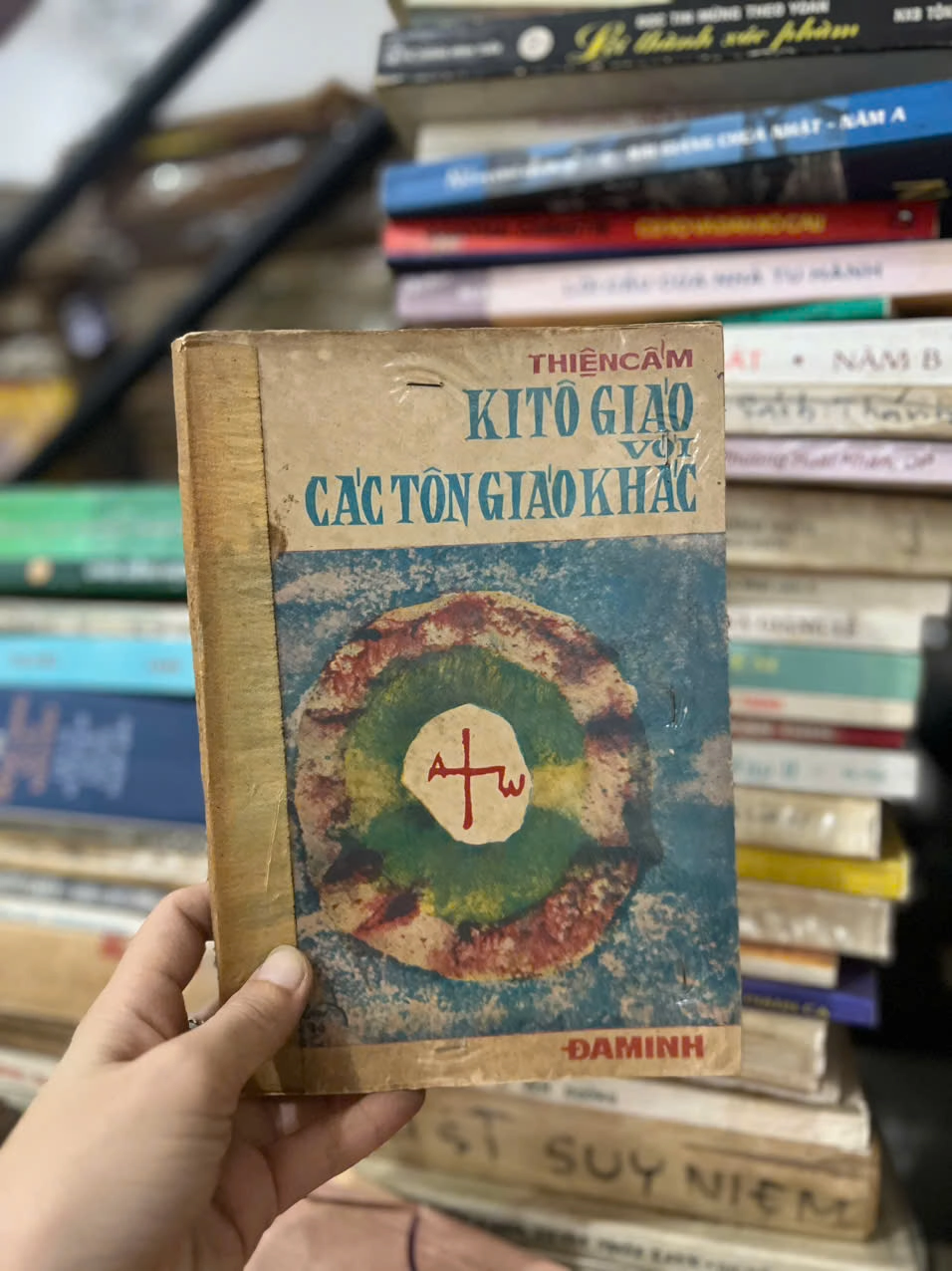 KiTô Giáo Với Các Tôn  Giáo Khác by  - Sách Book Cover - Ngọc Hiển Books