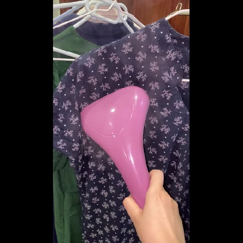 Bàn là hơi nước dạng đứng Lock & Lock 70